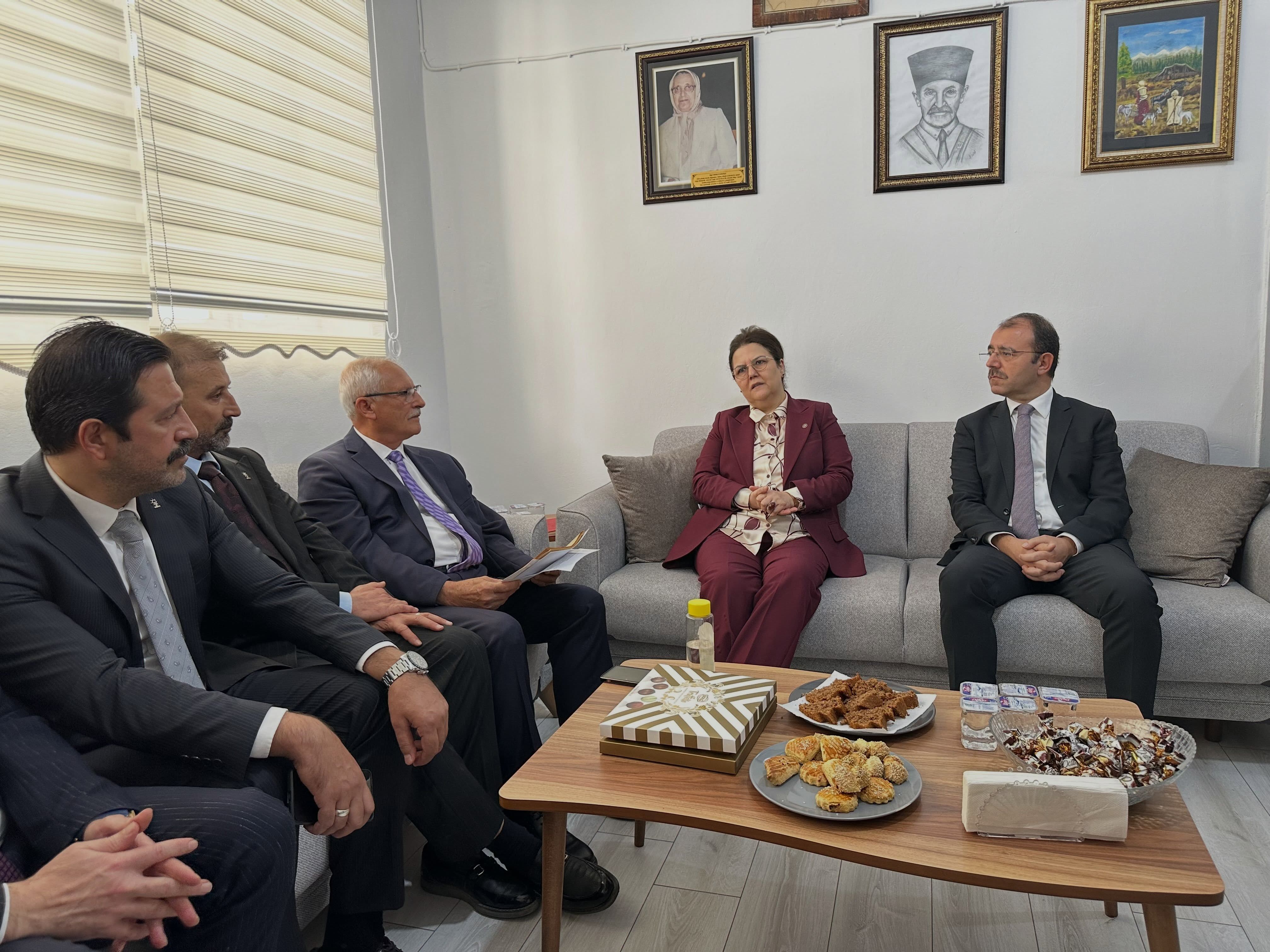 Derya Yanık'tan Kadirli'deki Kültür Merkezine Ziyaret7