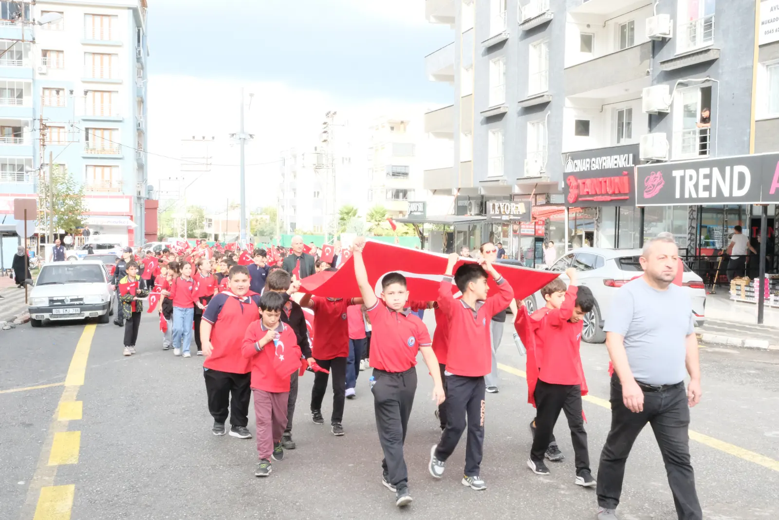 Düziçi’nde miniklerden Cumhuriyet yürüyüşü