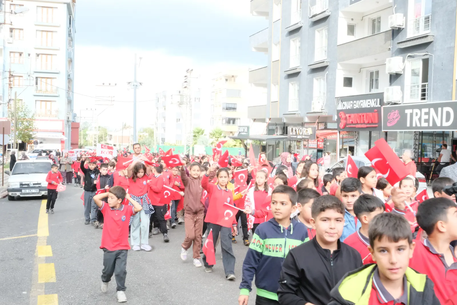 Düziçi’nde 29 Ekim Cumhuriyet Bayramı yürüyüşü öğrenciler