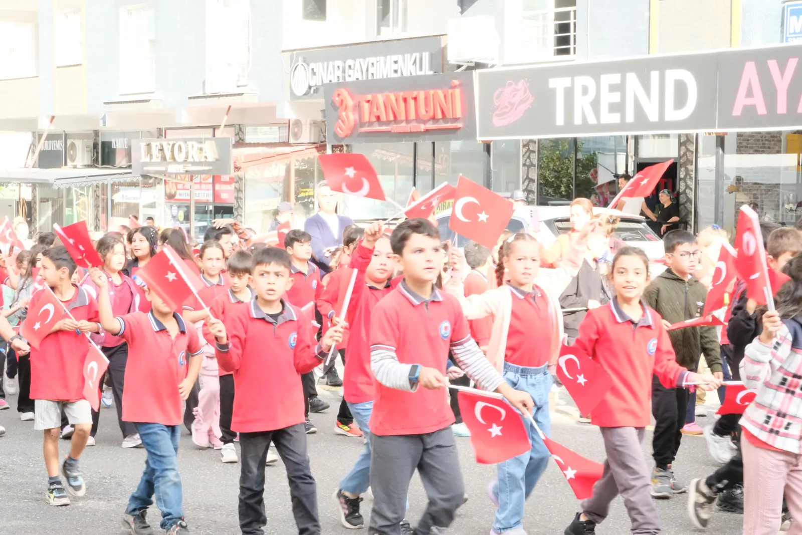 Düziçi’nde 29 Ekim Cumhuriyet Bayramı yürüyüşü öğrenciler