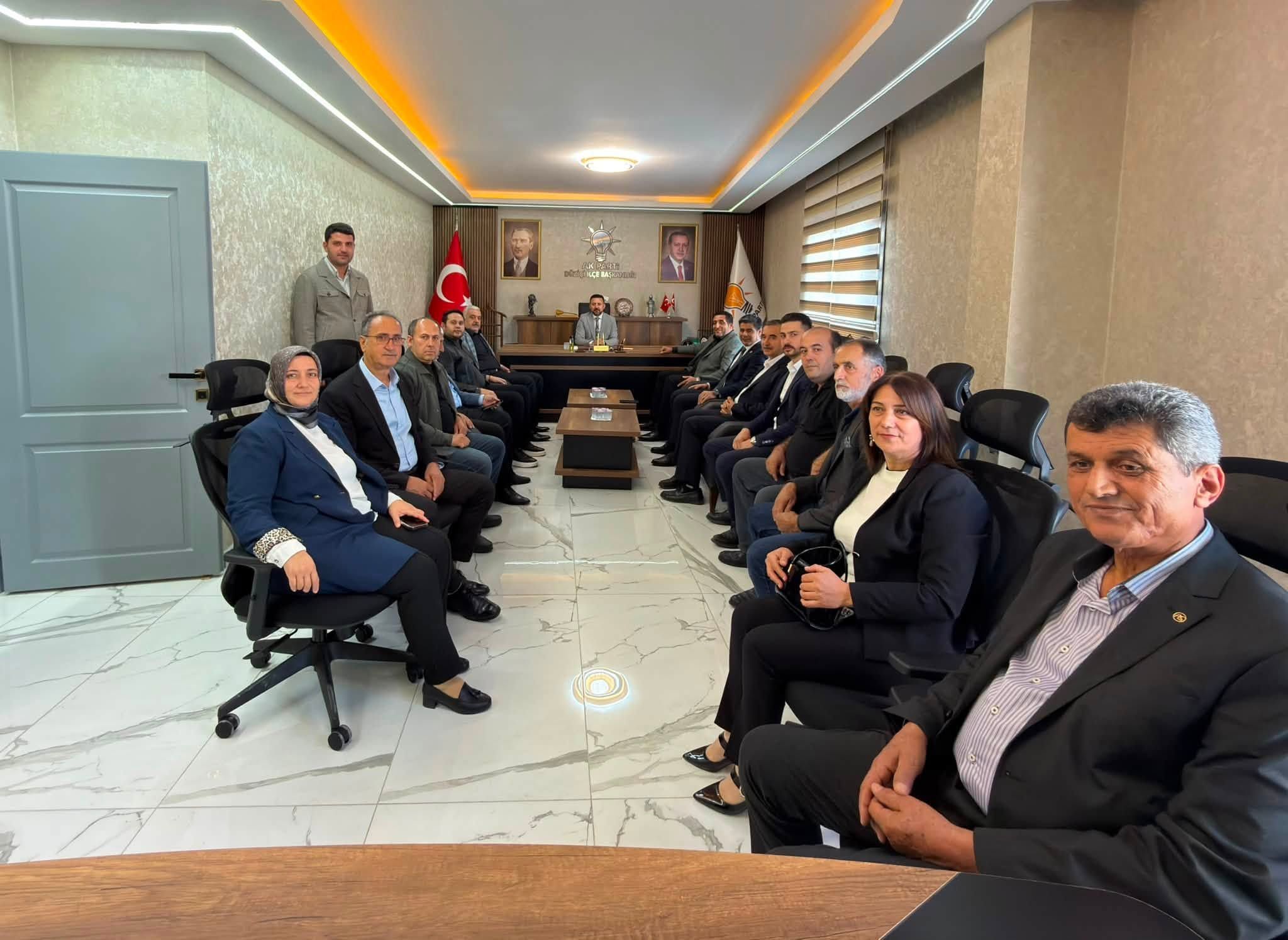Düziçi İlçe Başkanı Kararmaz’a Eski Yöneticilerden Ziyaret1
