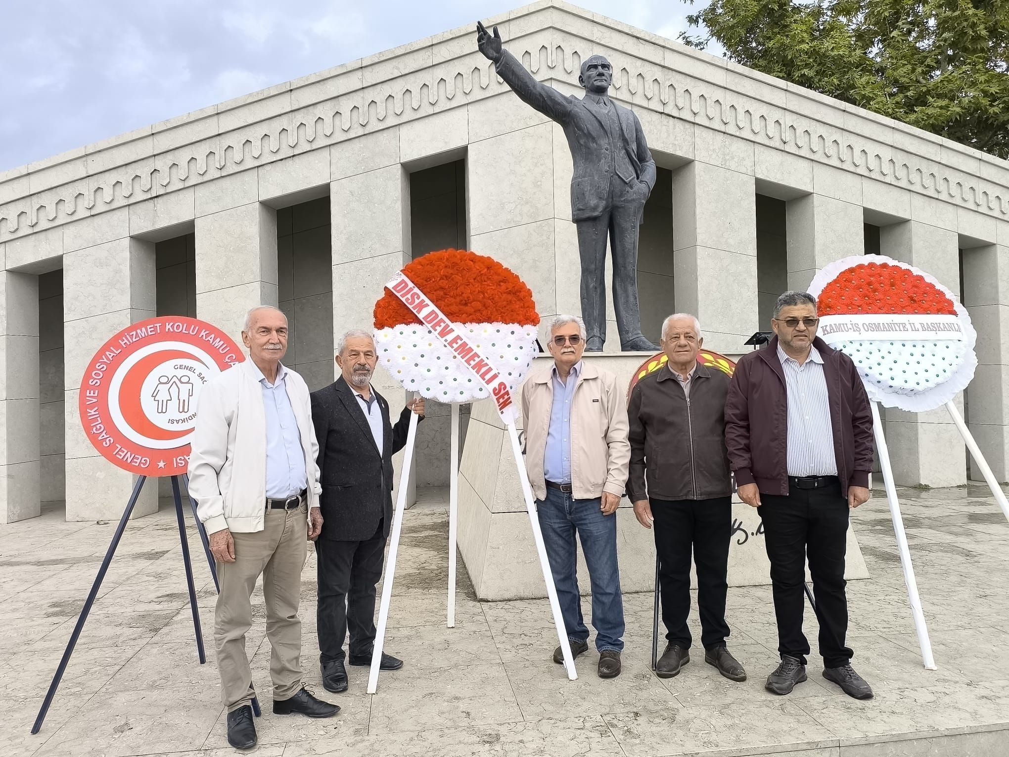 Eğitim İş Osmaniye’den Cumhuriyet’in 103. Yılında Çelenk Töreni (1)