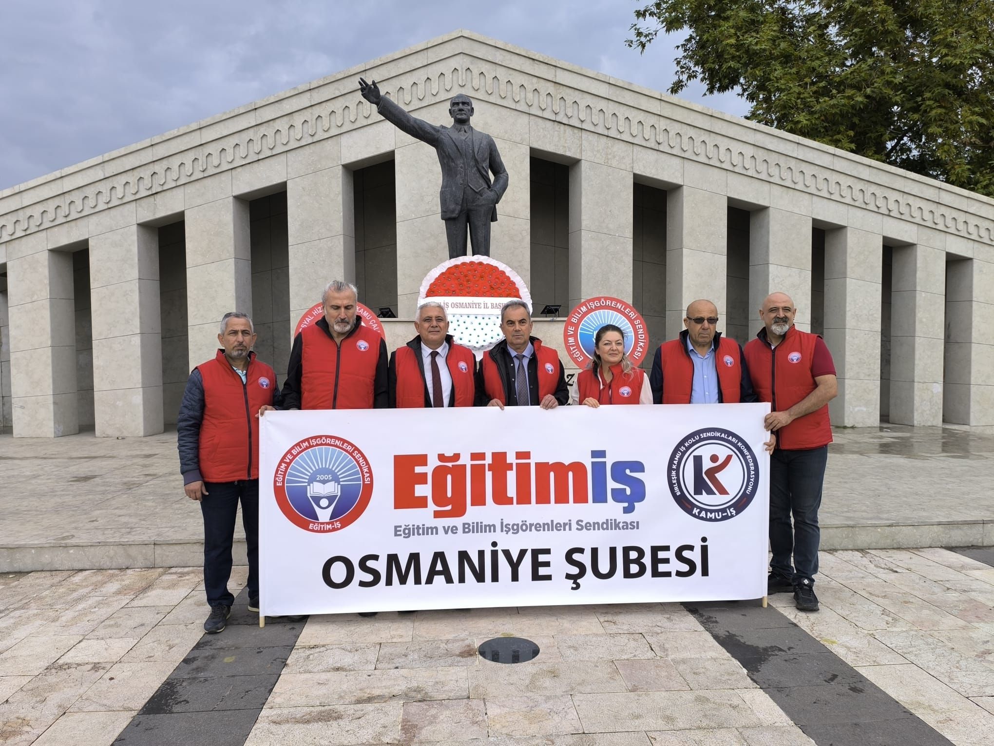Eğitim İş Osmaniye’den Cumhuriyet’in 103. Yılında Çelenk Töreni (3)