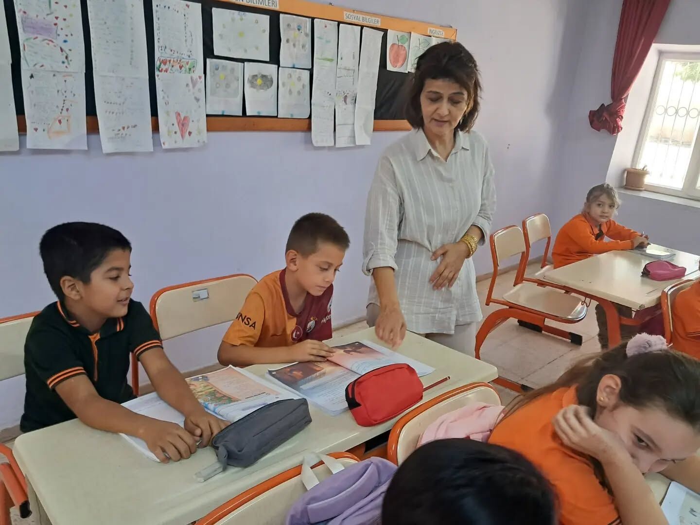 Elif Aksay’dan Böcekli Demirciler İlkokuluna Ziyaret (1)