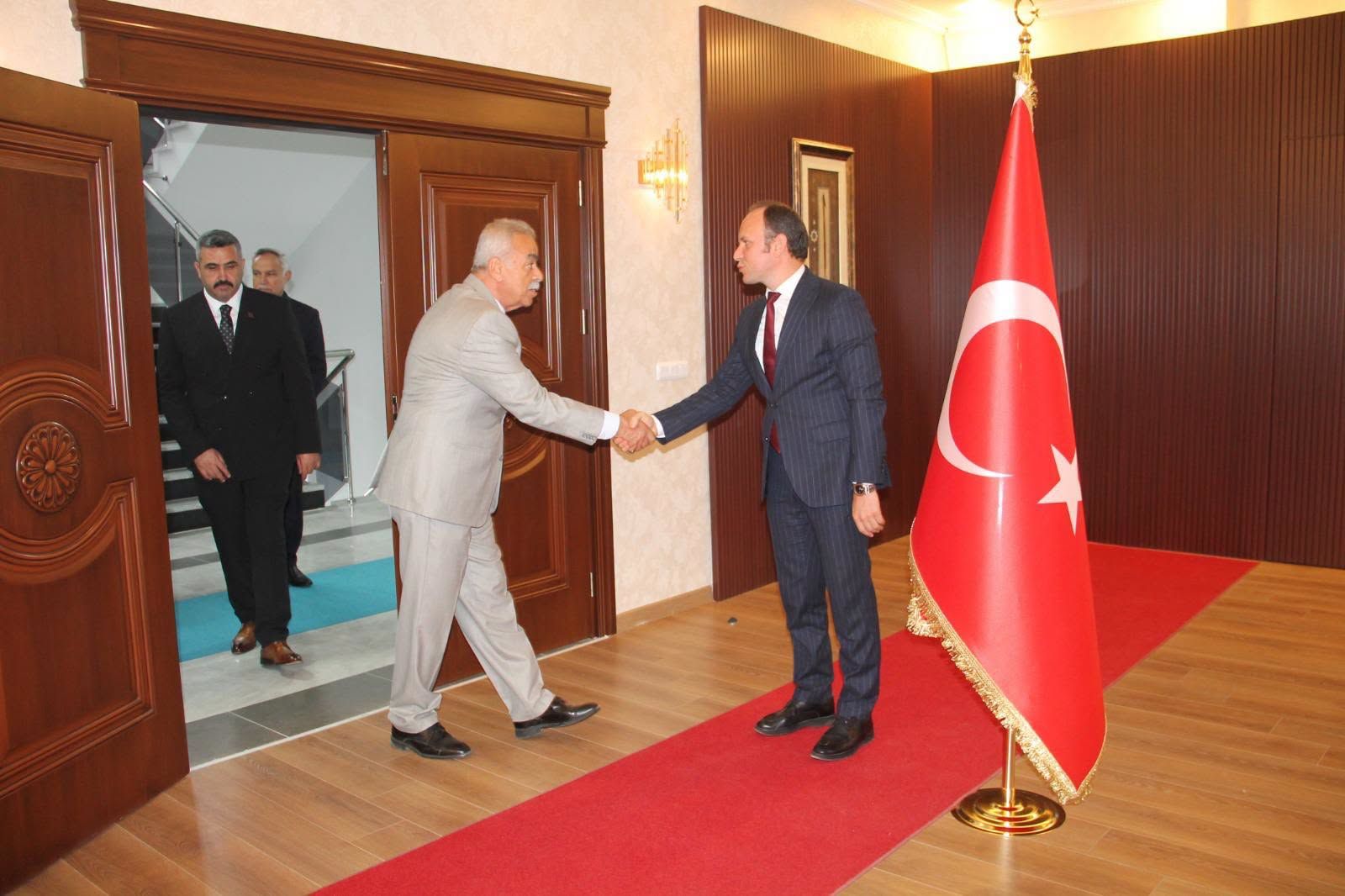 Erzin Kaymakamı Akpınar Cumhuriyet Tebriklerini Kabul Etti3