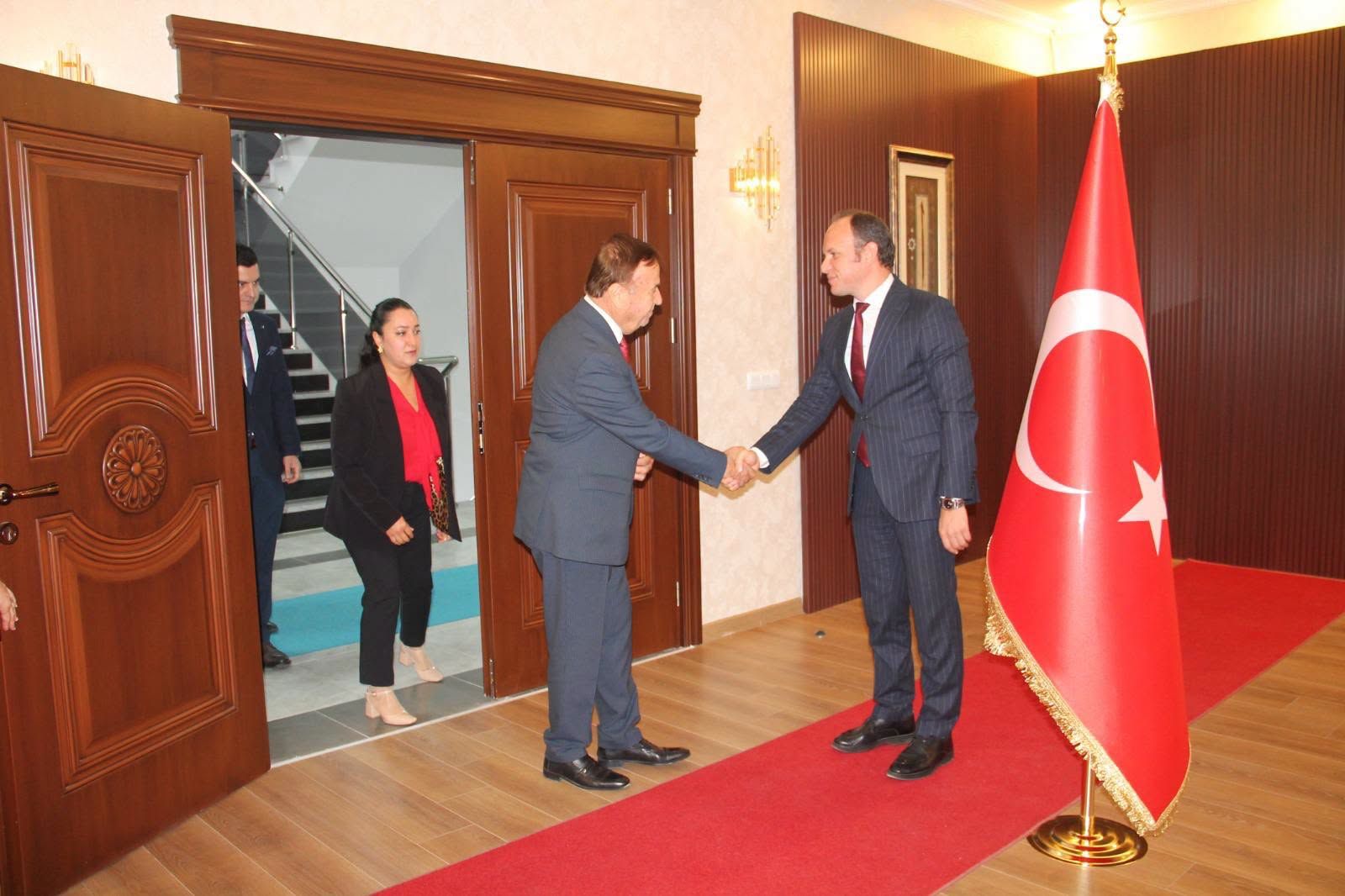 Erzin Kaymakamı Akpınar Cumhuriyet Tebriklerini Kabul Etti4