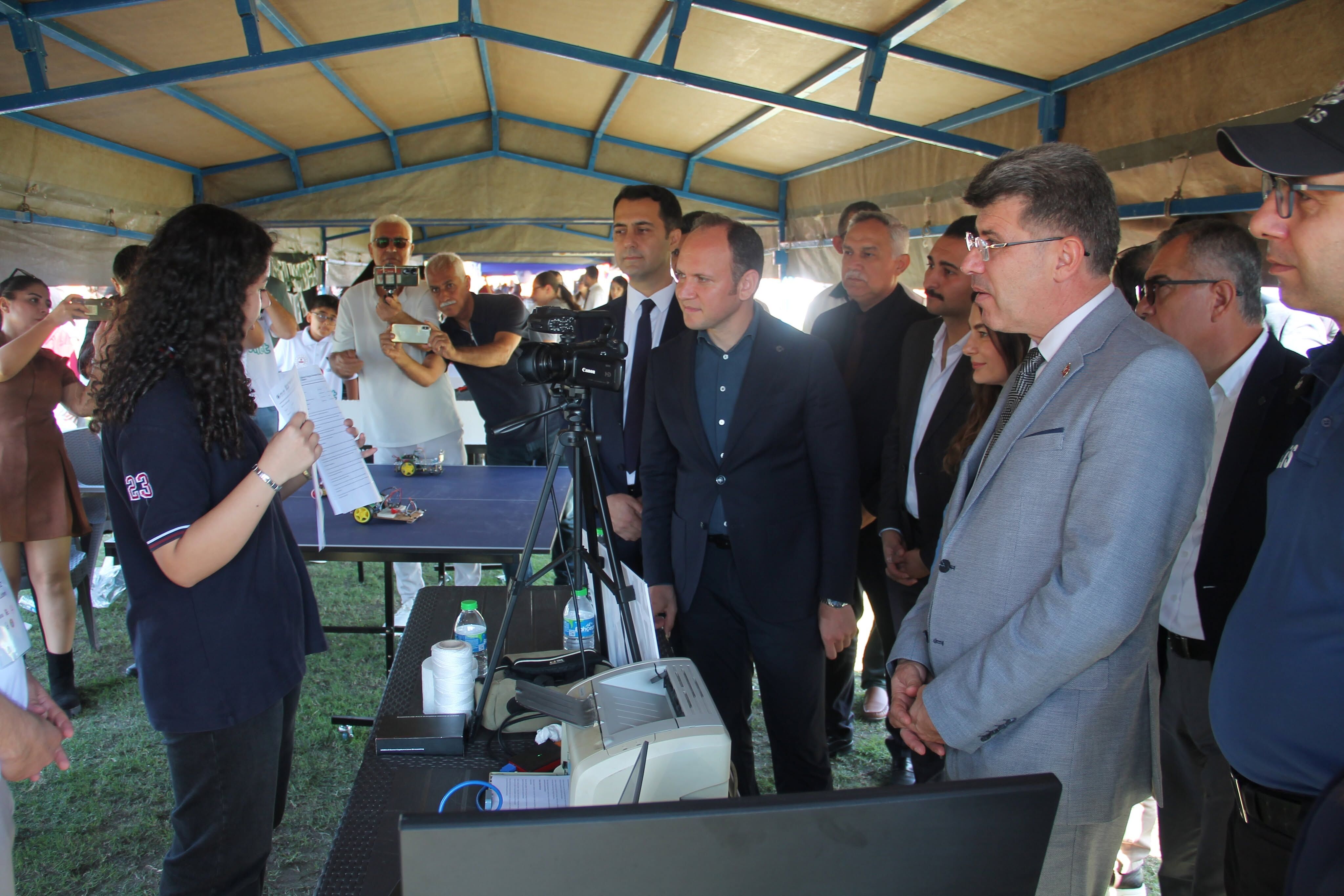 Erzin’de Tübi̇tak 4007 Bilim Şenliği Açıldı5-1