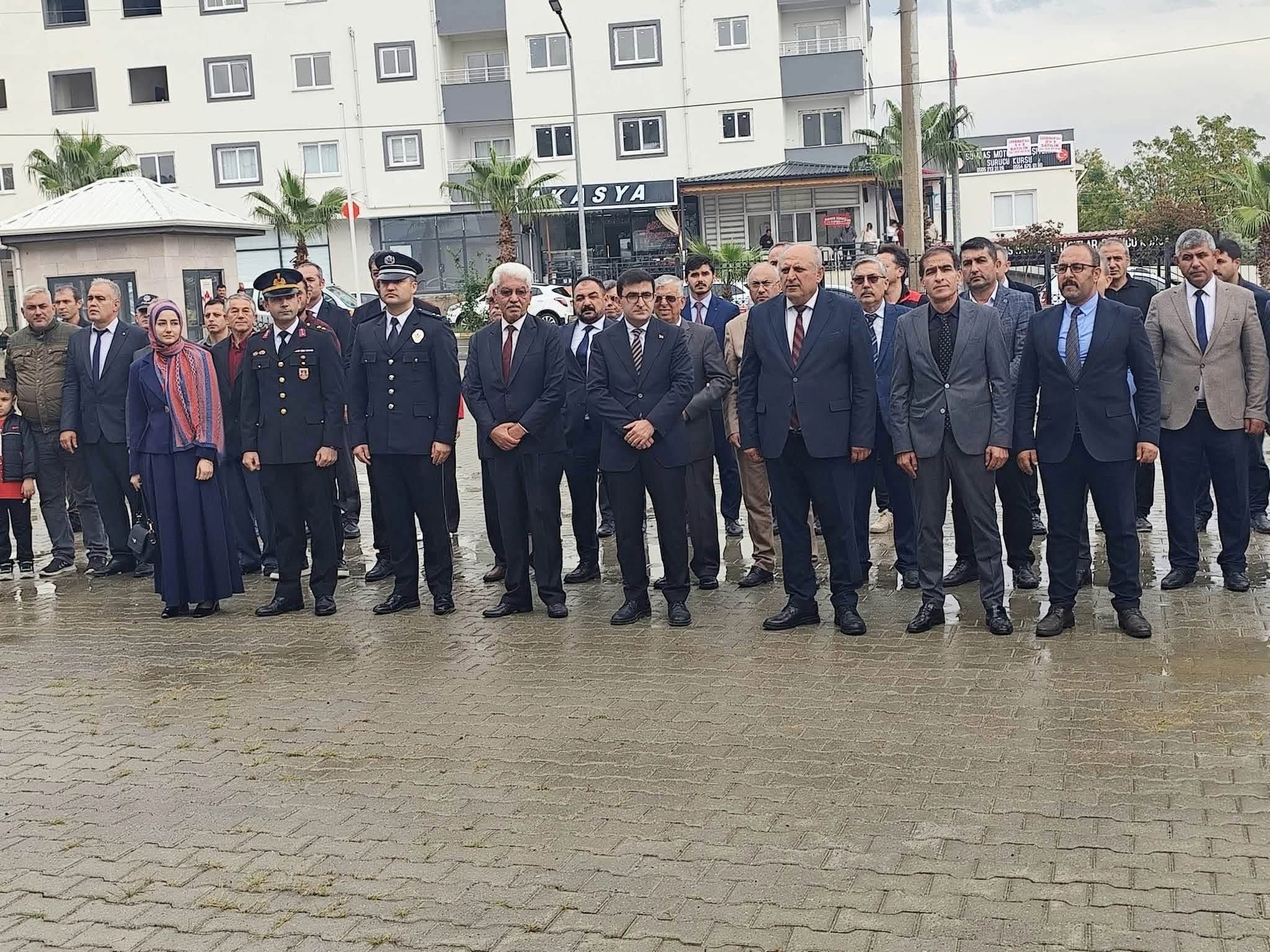 Gazi Güveloğlu Sumbas'ta Cumhuriyet Törenine Katıldı2