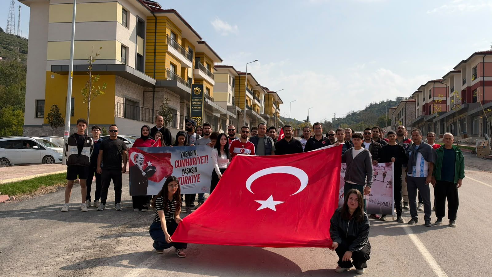 Hasanbeyli’de Cumhuriyet Coşkusu 6 Kilometrelik Yürüyüş4