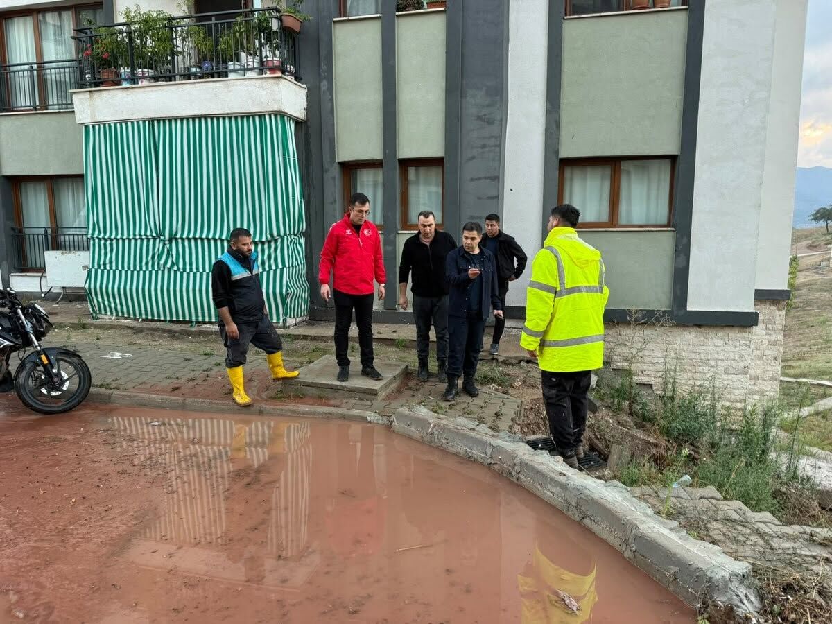 Hasanbeyli’de Sağanak Sonrası Toki̇ Konutlarında İnceleme (2)
