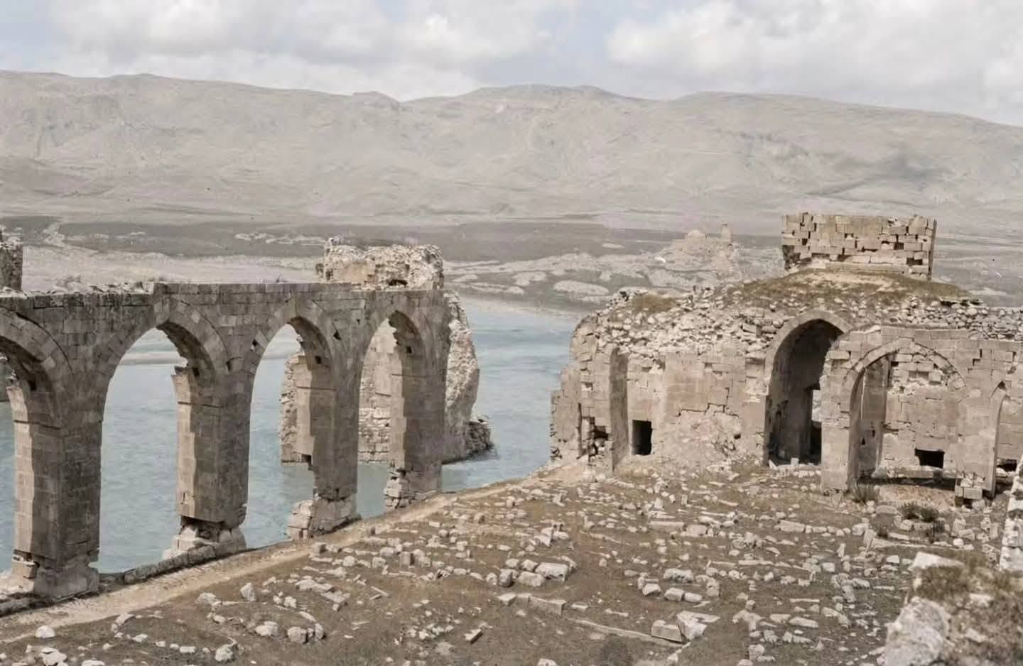Hasankeyf’in Tarihi Kalıntıları Dicle Kıyısında Yükseliyor1