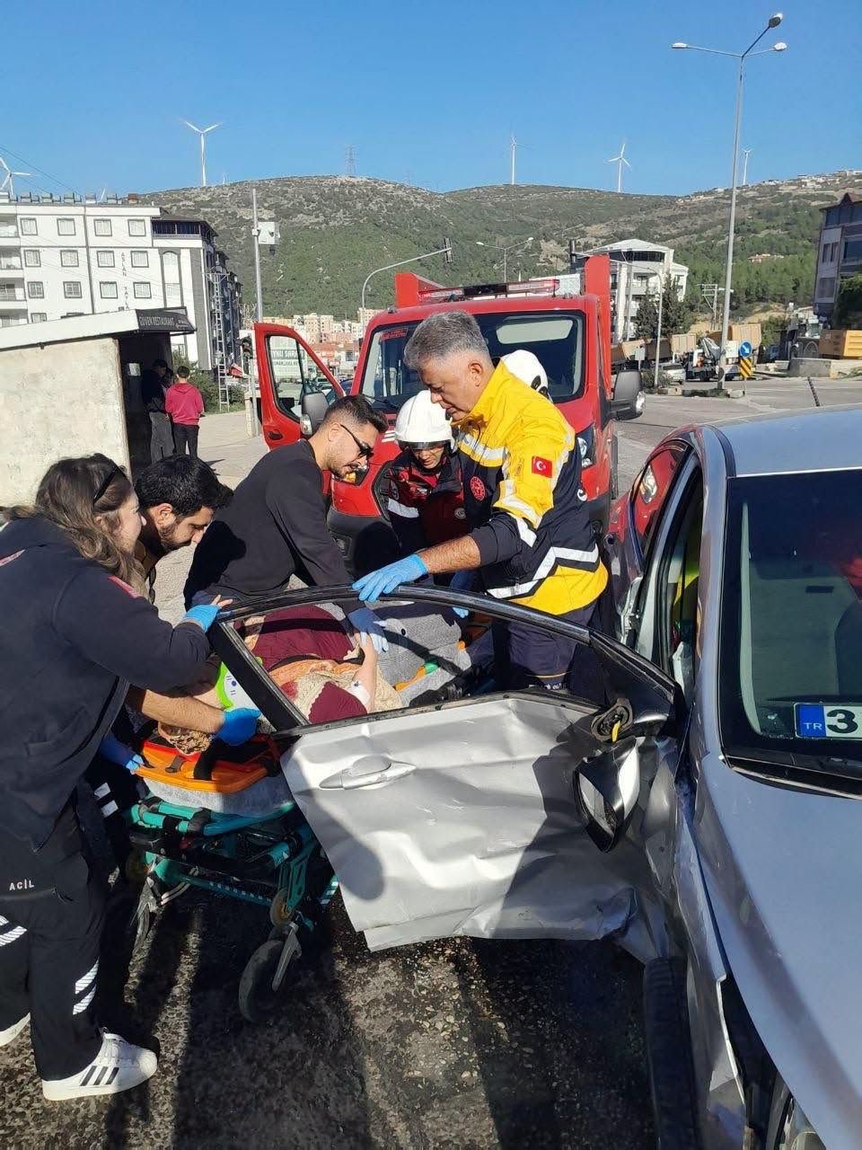 Hatay Belen’de Trafik Kazası Yaralı Vatandaş Kurtarıldı1
