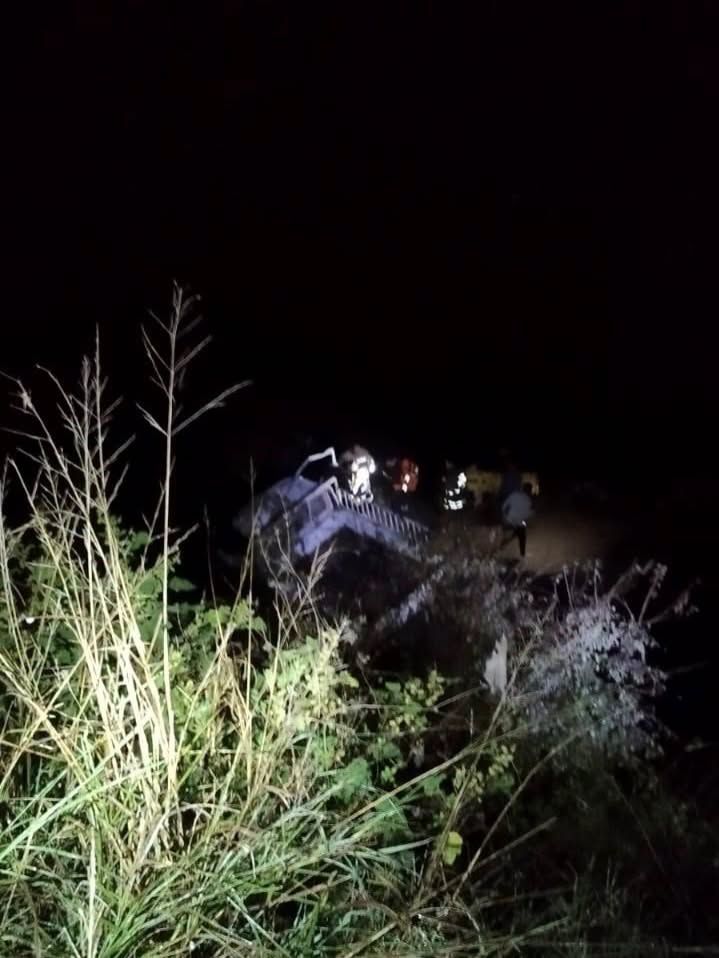 Hatay Defne'de Trafik Kazası 2 Yaralı Kurtarıldı4