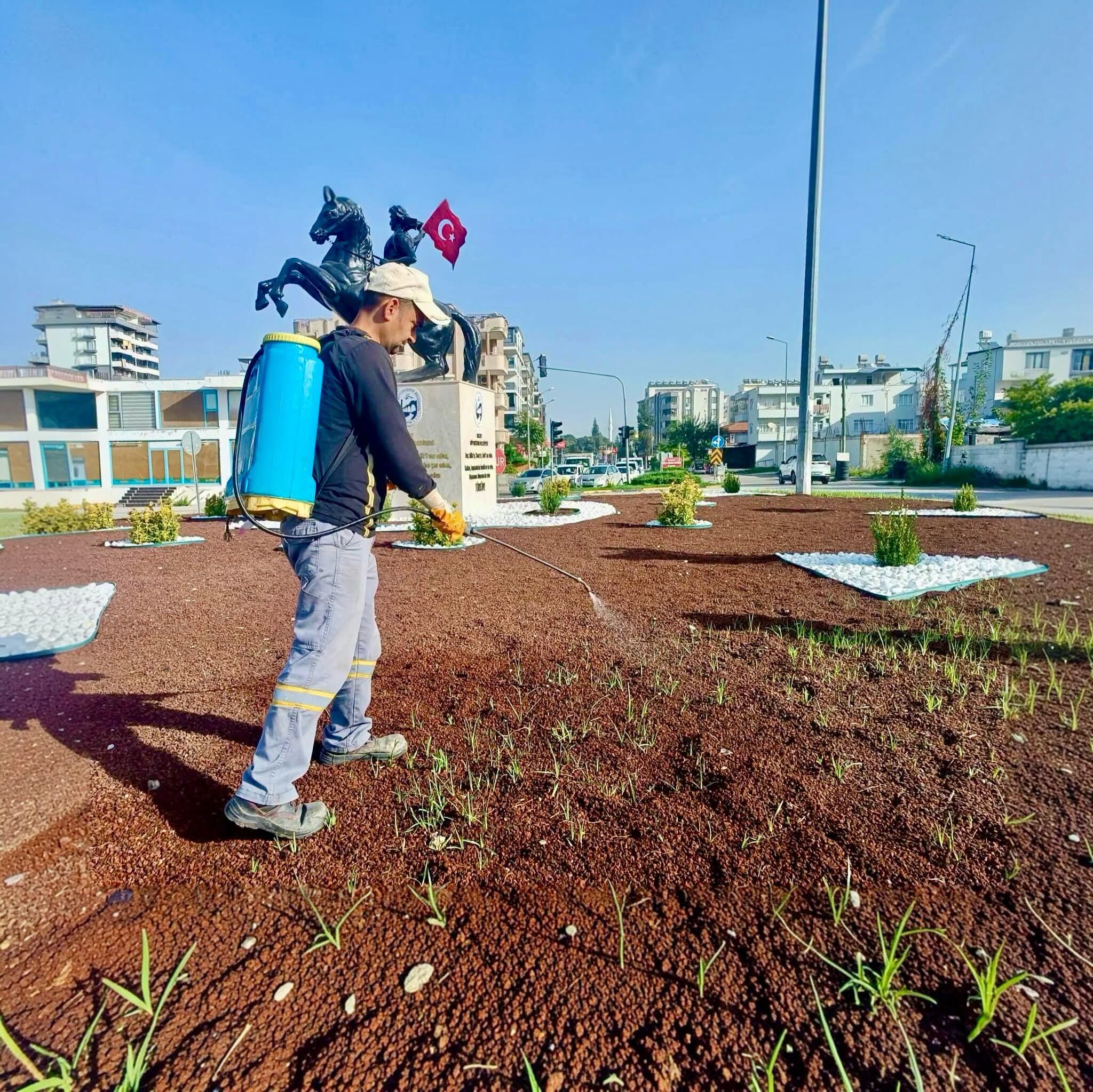 Hatay Dörtyol’da Orta Refüjlere Turunç Ağacı Dikiliyor2