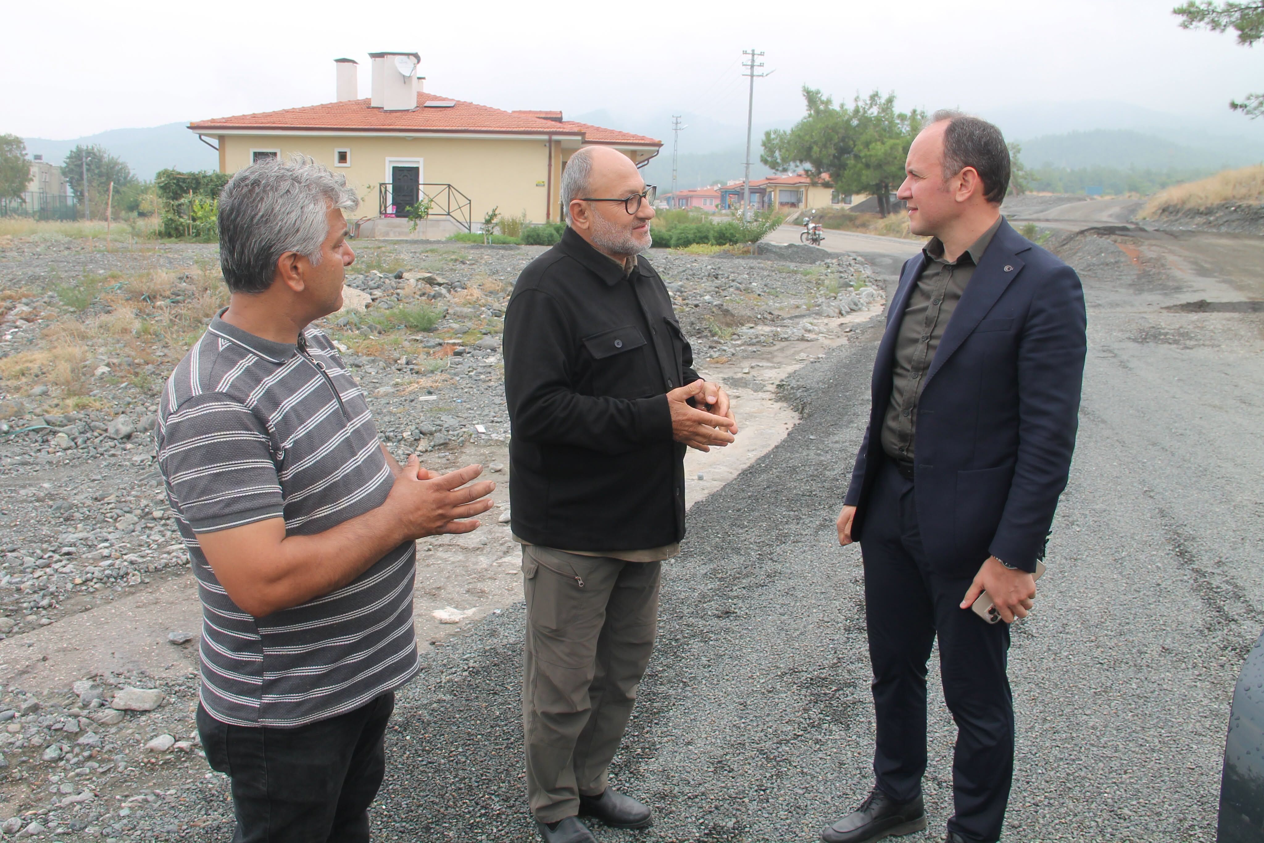 Hatay Erzin’de Kaymakamdan Afet Konutlarına Ziyaret3