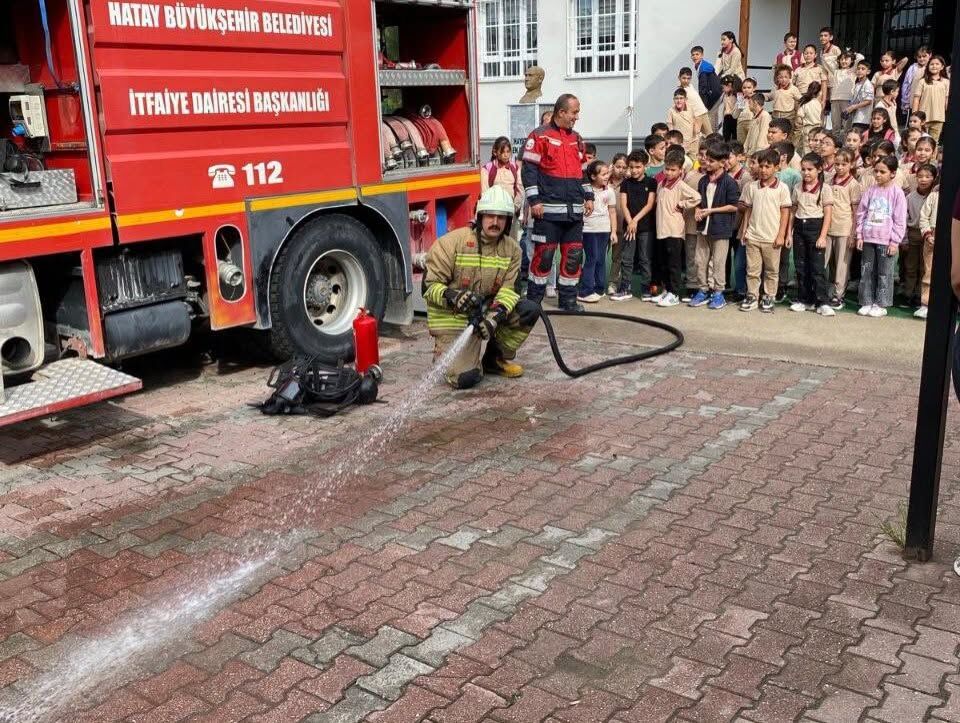 Hatay Erzin’de Öğrencilere İtfaiye Haftası Eğitimi5