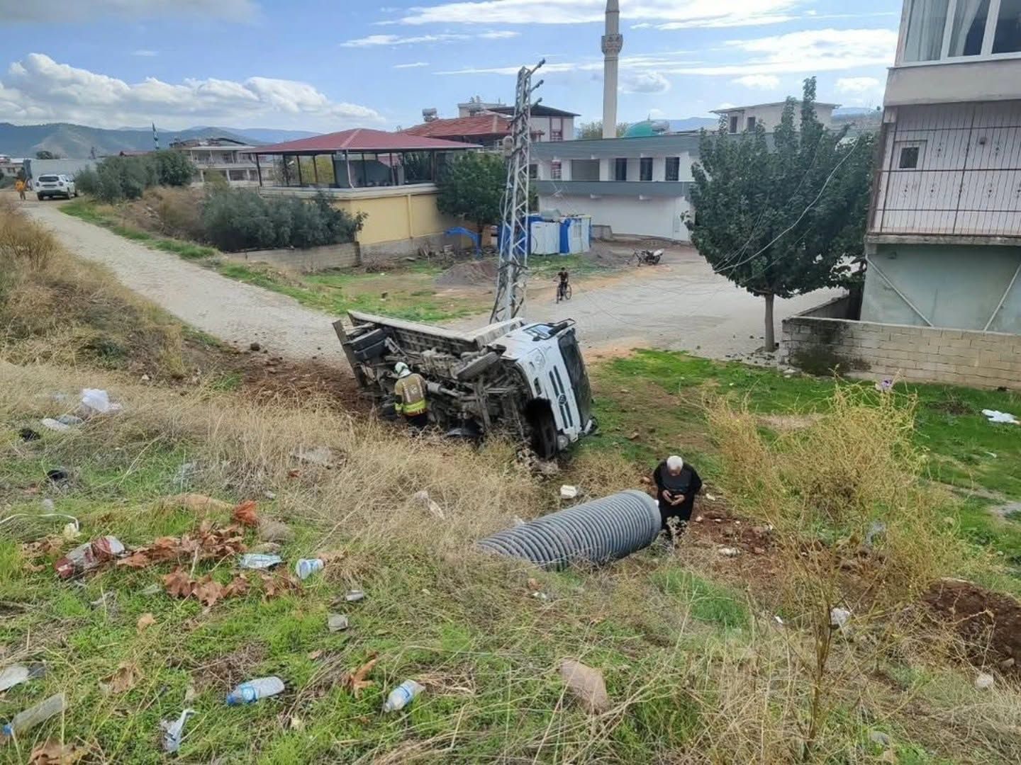 Hatay Hassa'da İki Araç Kazaya Karıştı 1 Kişi Yaralandı5