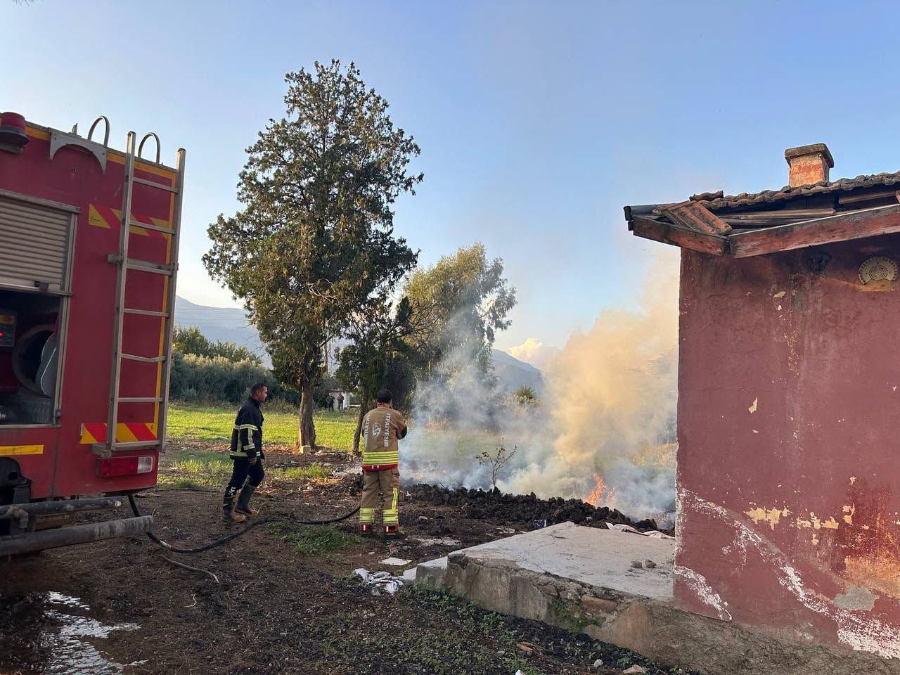 Hatay Kırıkhan’da Metruk Binada Çıkan Yangın Söndürüldü0