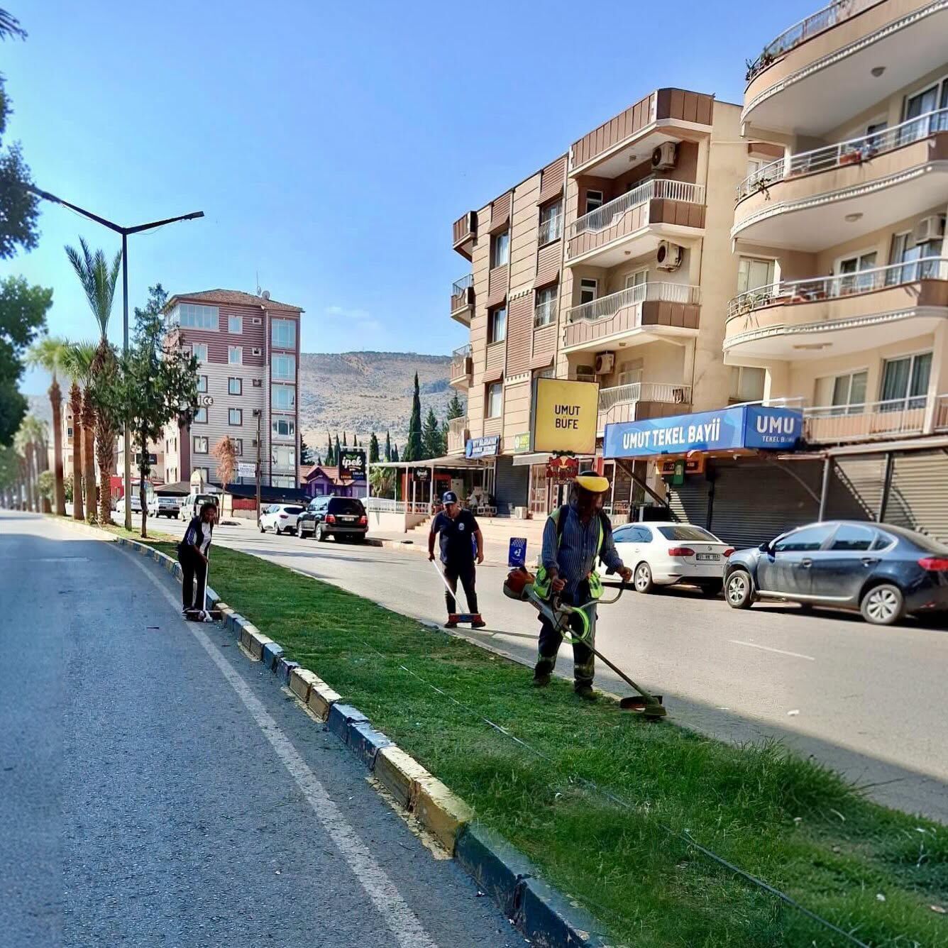 Hatay Reyhanlı’da Yeşil Alanlara Bakım ve Temizlik