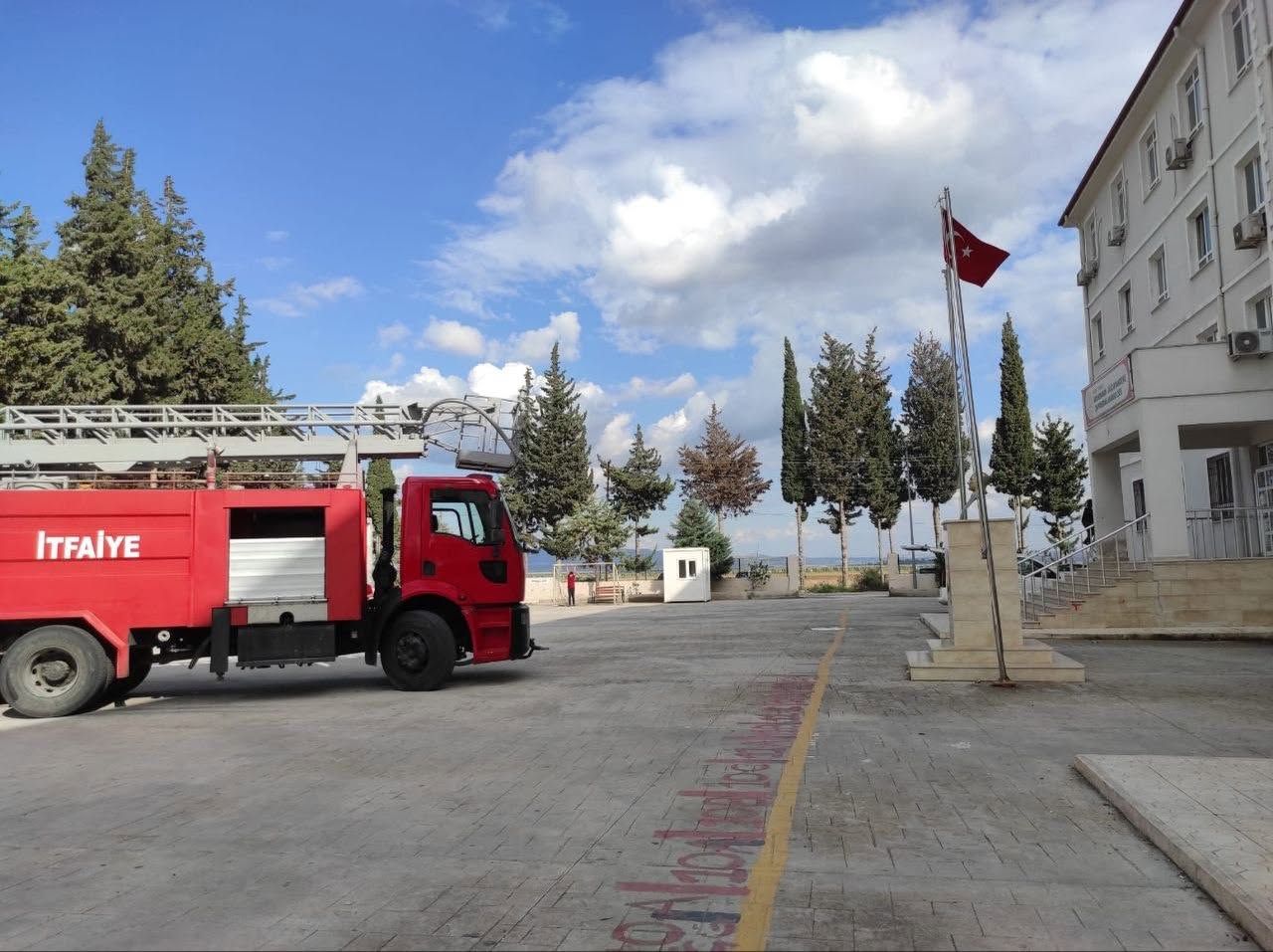Hatay’da 5 İlçede Türk Bayrakları Yenilendi2