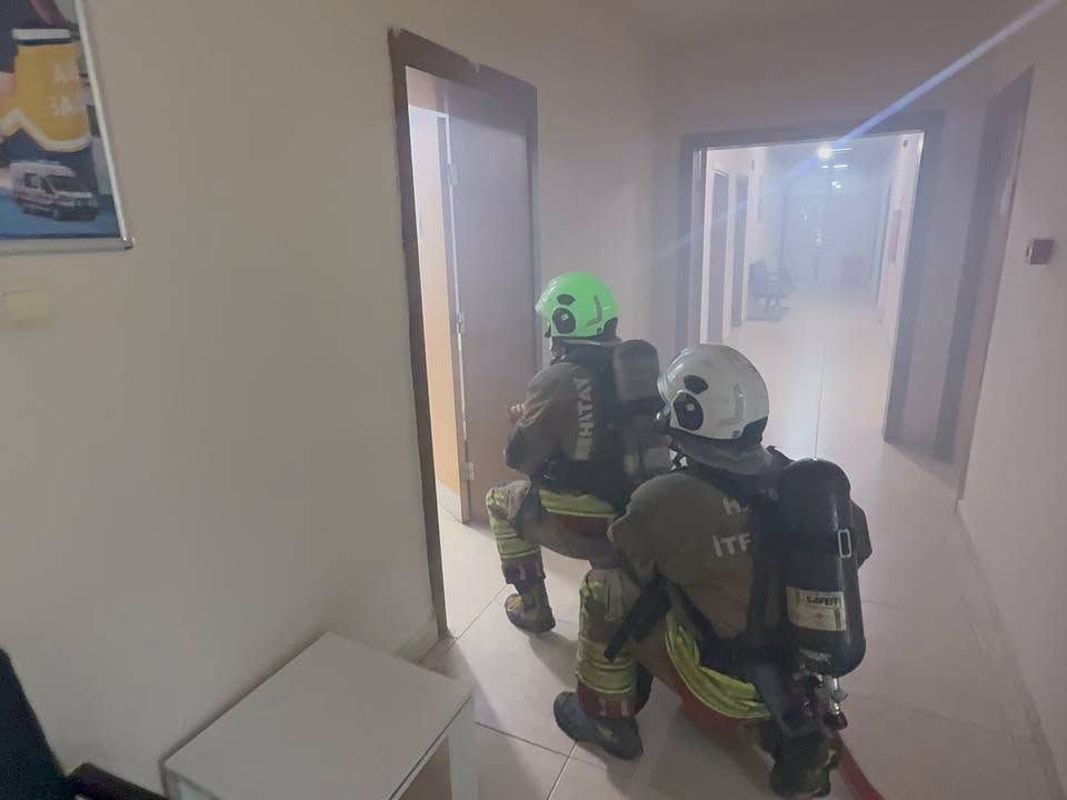 Hatay'da Ambulans Ekiplerine Yangın Ve Tahliye Eğitimi8