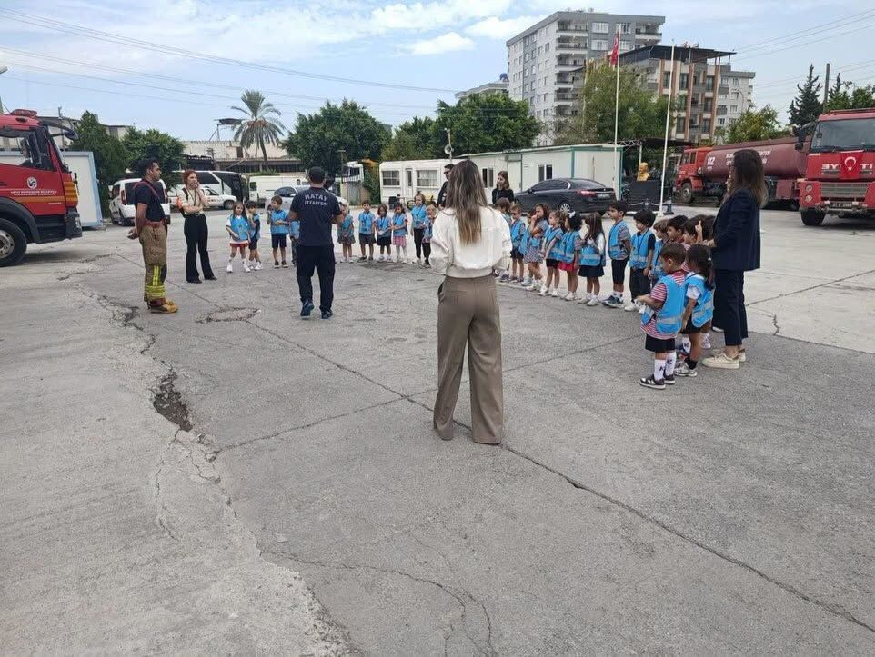 Hatay’da Miniklere İtfaiye İstasyonunda Eğitim3