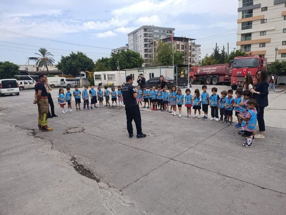 Hatay’da Miniklere İtfaiye İstasyonunda Eğitim4