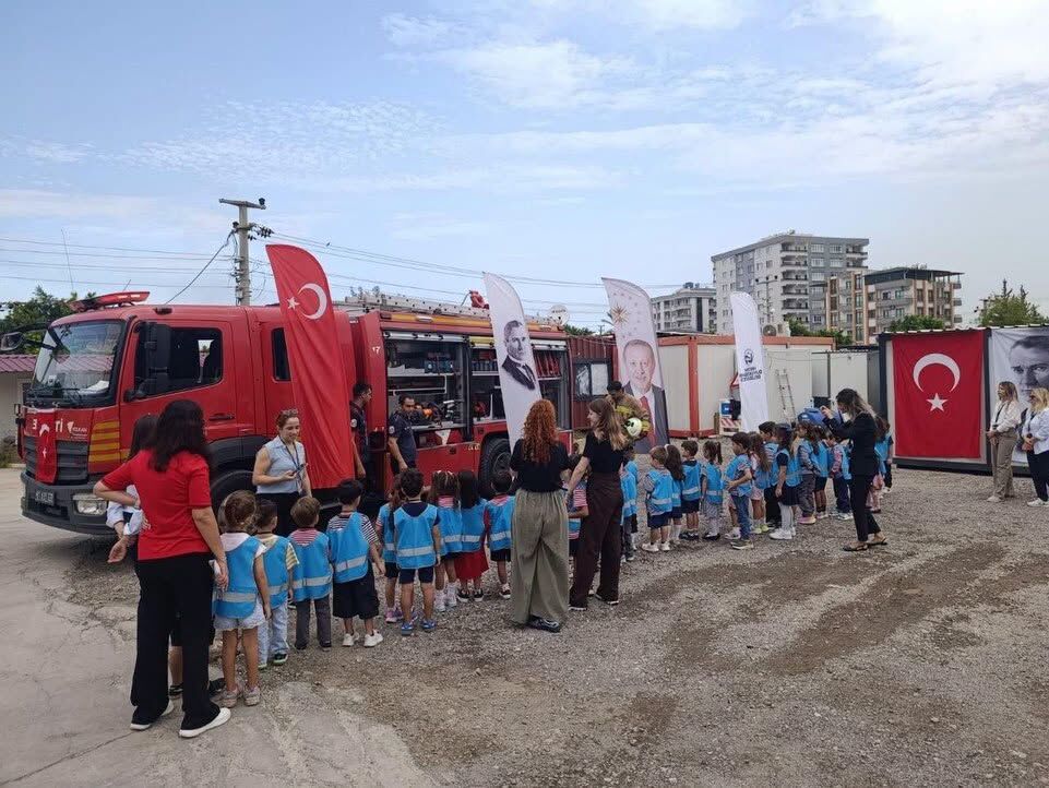 Hatay’da Miniklere İtfaiye İstasyonunda Eğitim5
