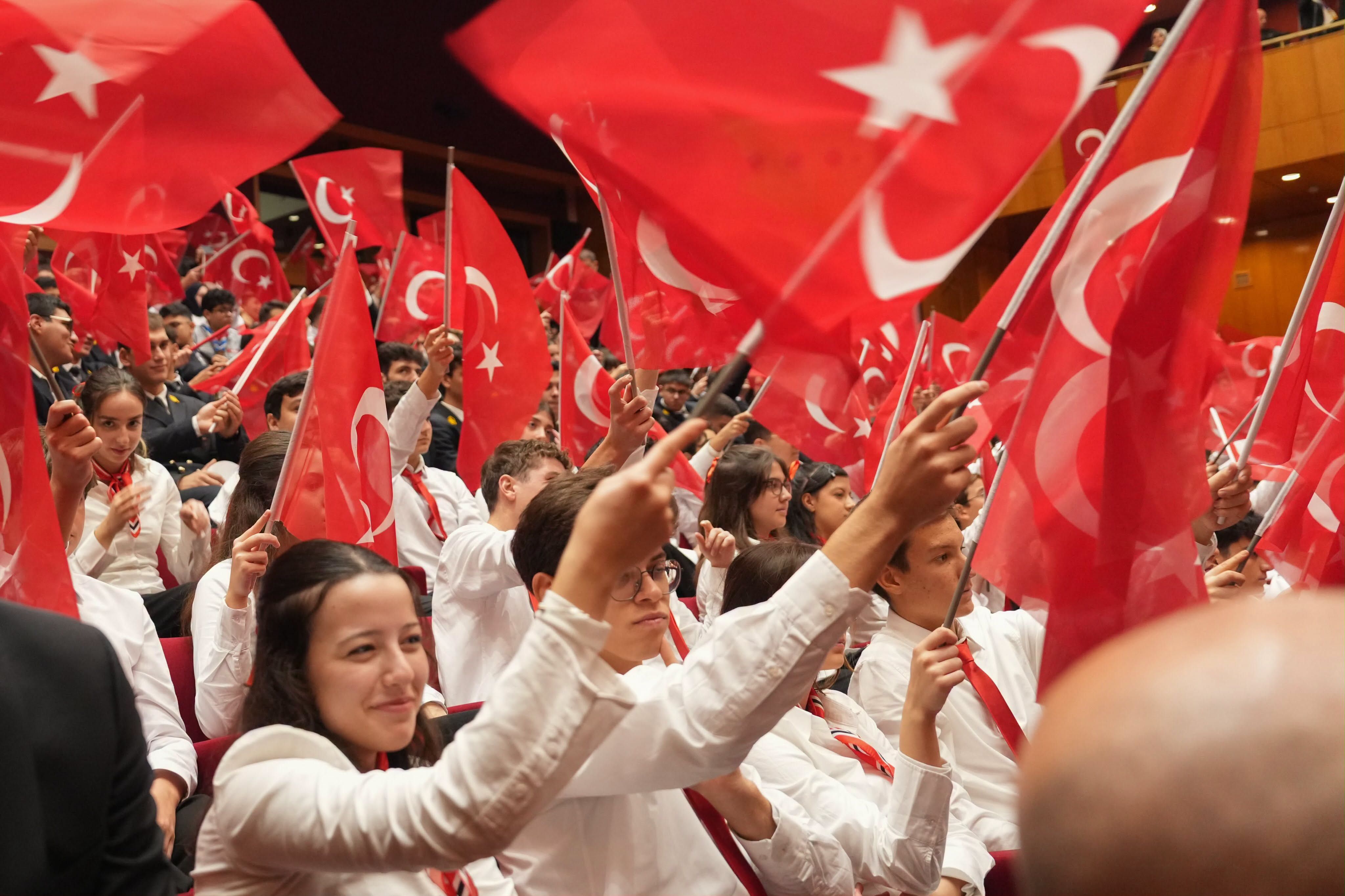 İstanbul'da Cumhuriyet'in 103. Yılı Coşkuyla Kutlandı4