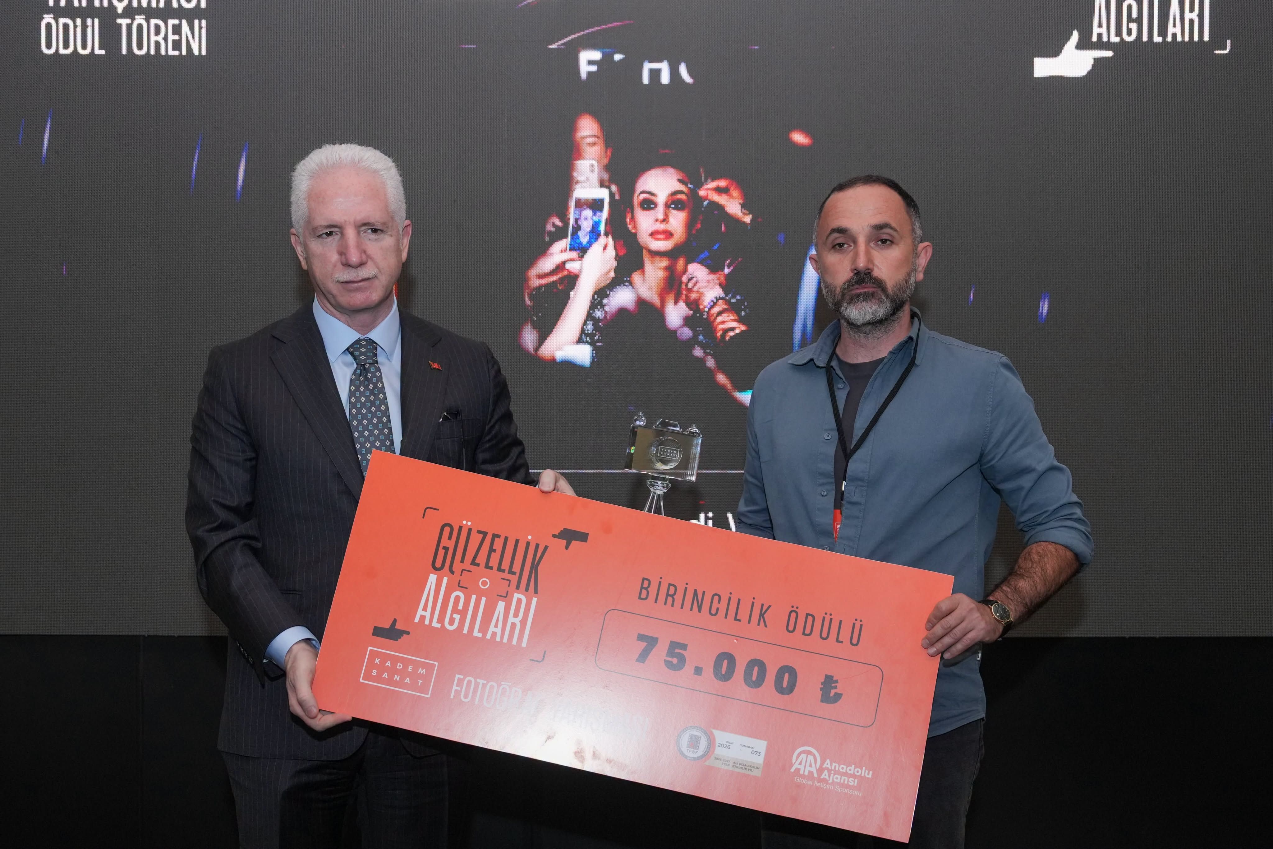 İstanbul'da Kadem'in Fotoğraf Yarışması Ödülleri Verildi3