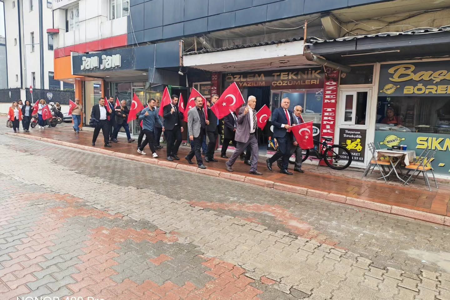 İyi̇ Parti Osmaniye Teşkilatından Bayraklı Cumhuriyet Kutlaması (4)