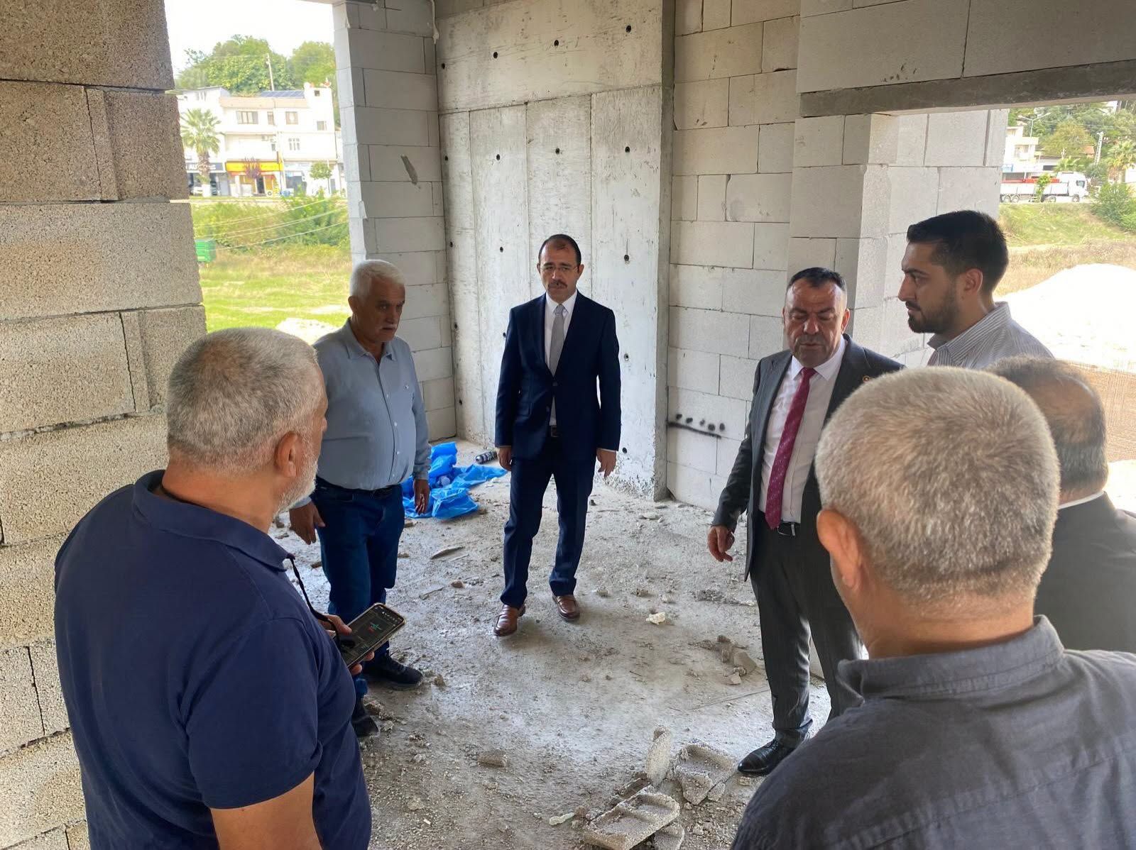 Kadirli Kaymakamı Dolu, Vergi Dairesi İnşaatını İnceledi2
