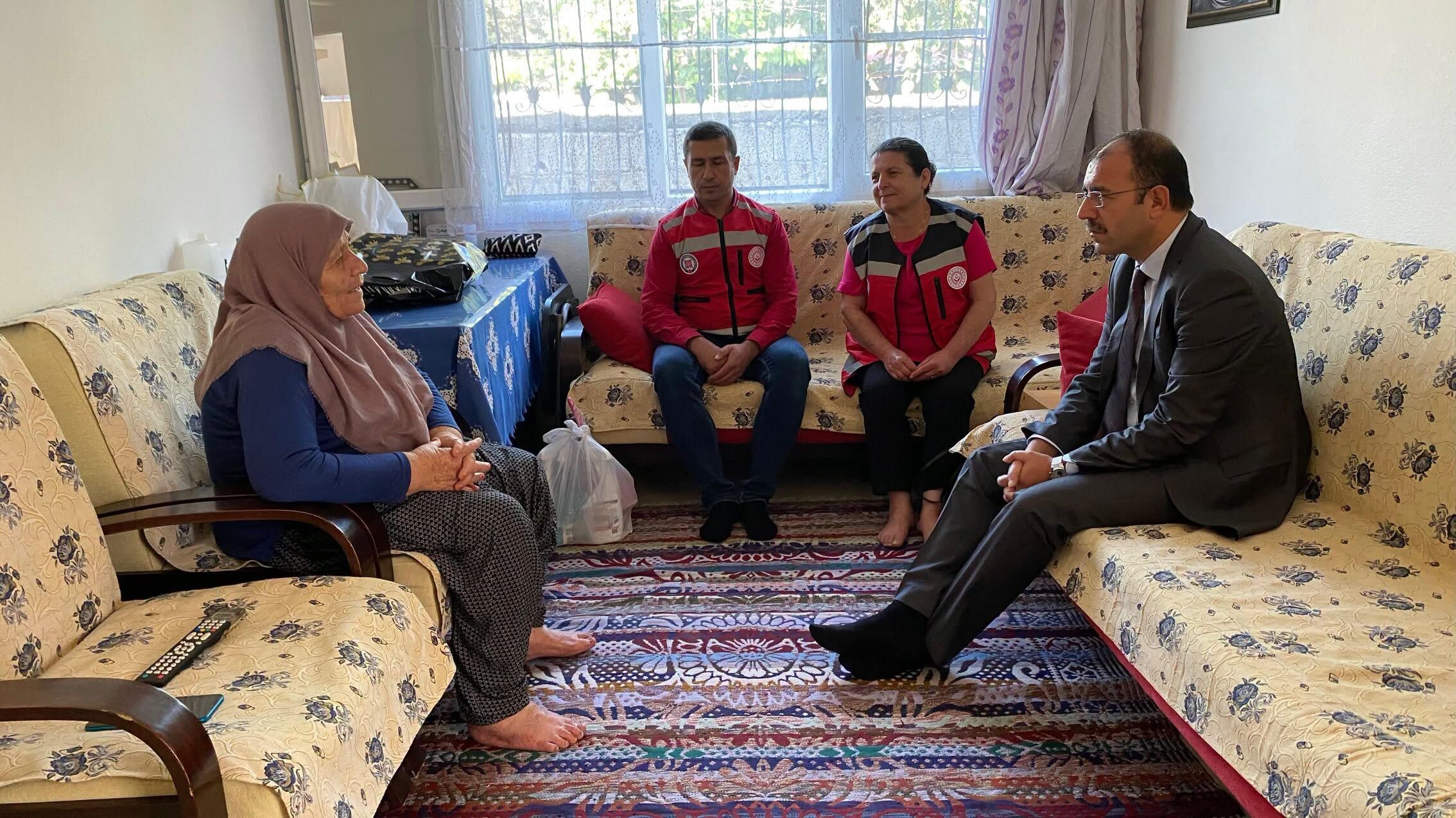 Kadirli Kaymakamı Erdinç Dolu’dan Büyüklerimize Ziyaret (3)