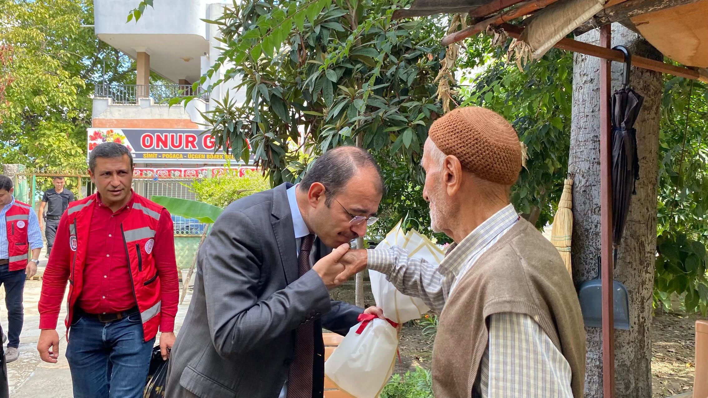 Kadirli Kaymakamı Erdinç Dolu’dan Büyüklerimize Ziyaret (5)