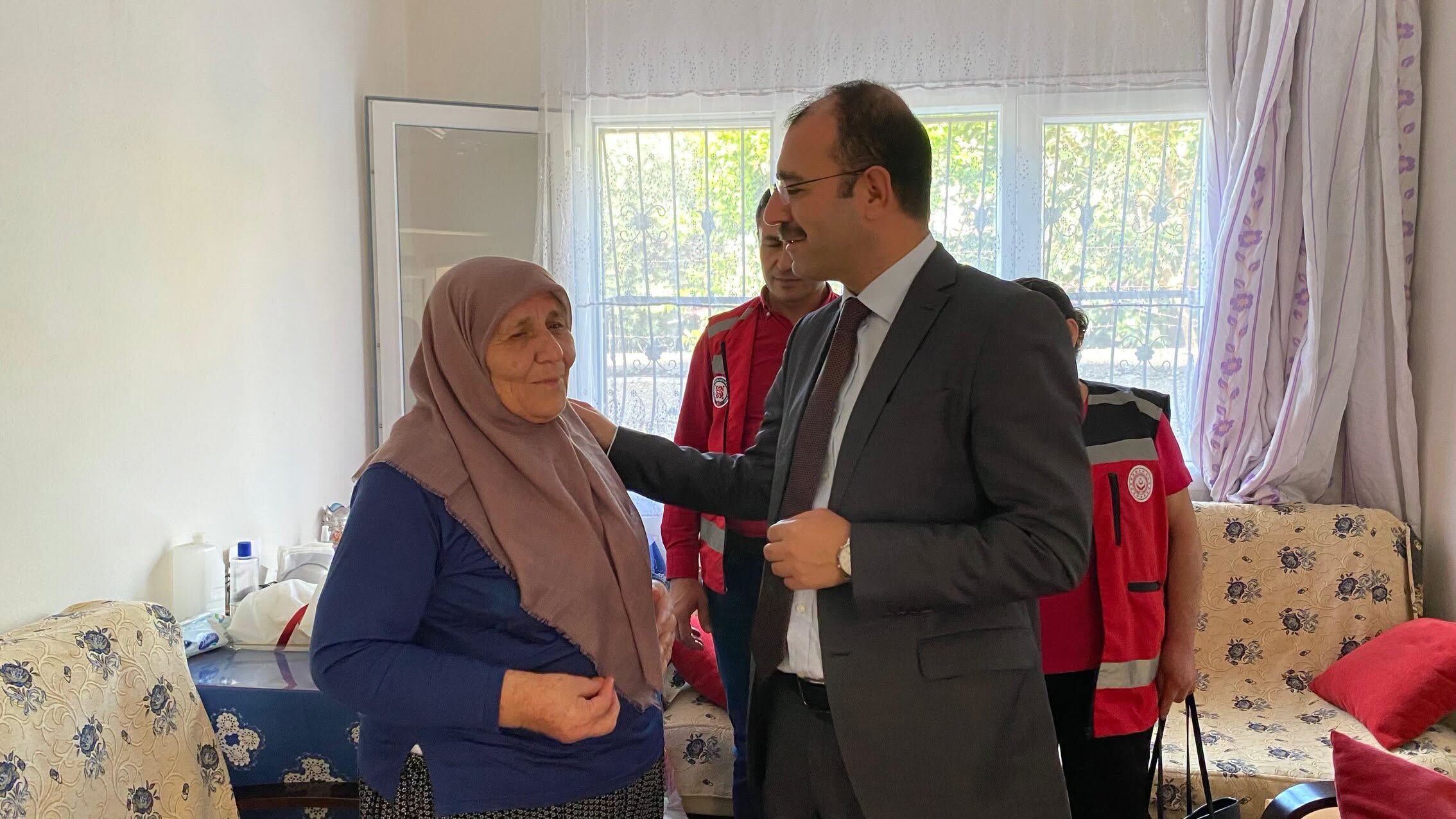 Kadirli Kaymakamı Erdinç Dolu’dan Büyüklerimize Ziyaret (6)