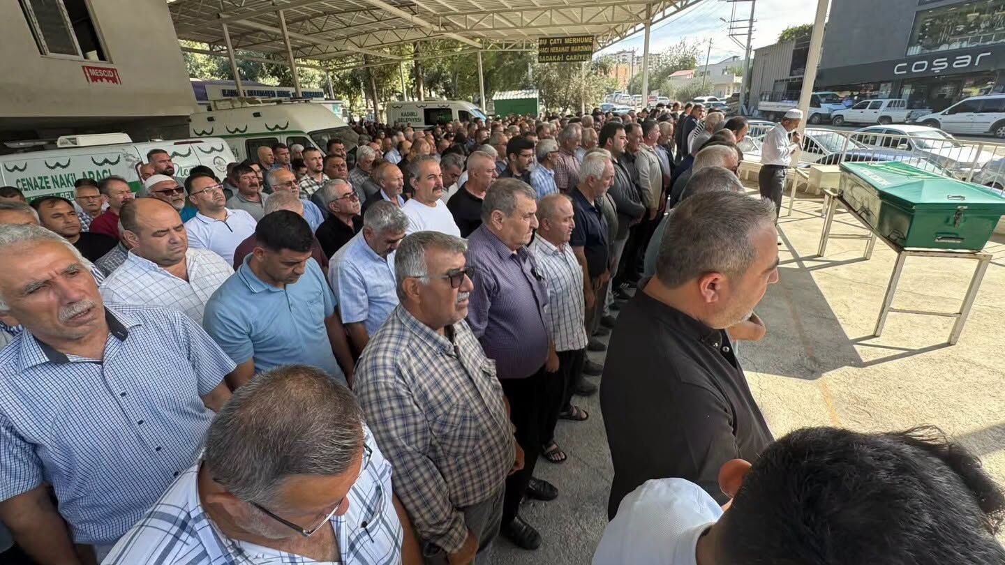 Kadirli’de Asiye Çıracı Dualarla Son Yolculuğuna Uğurlandı (3)