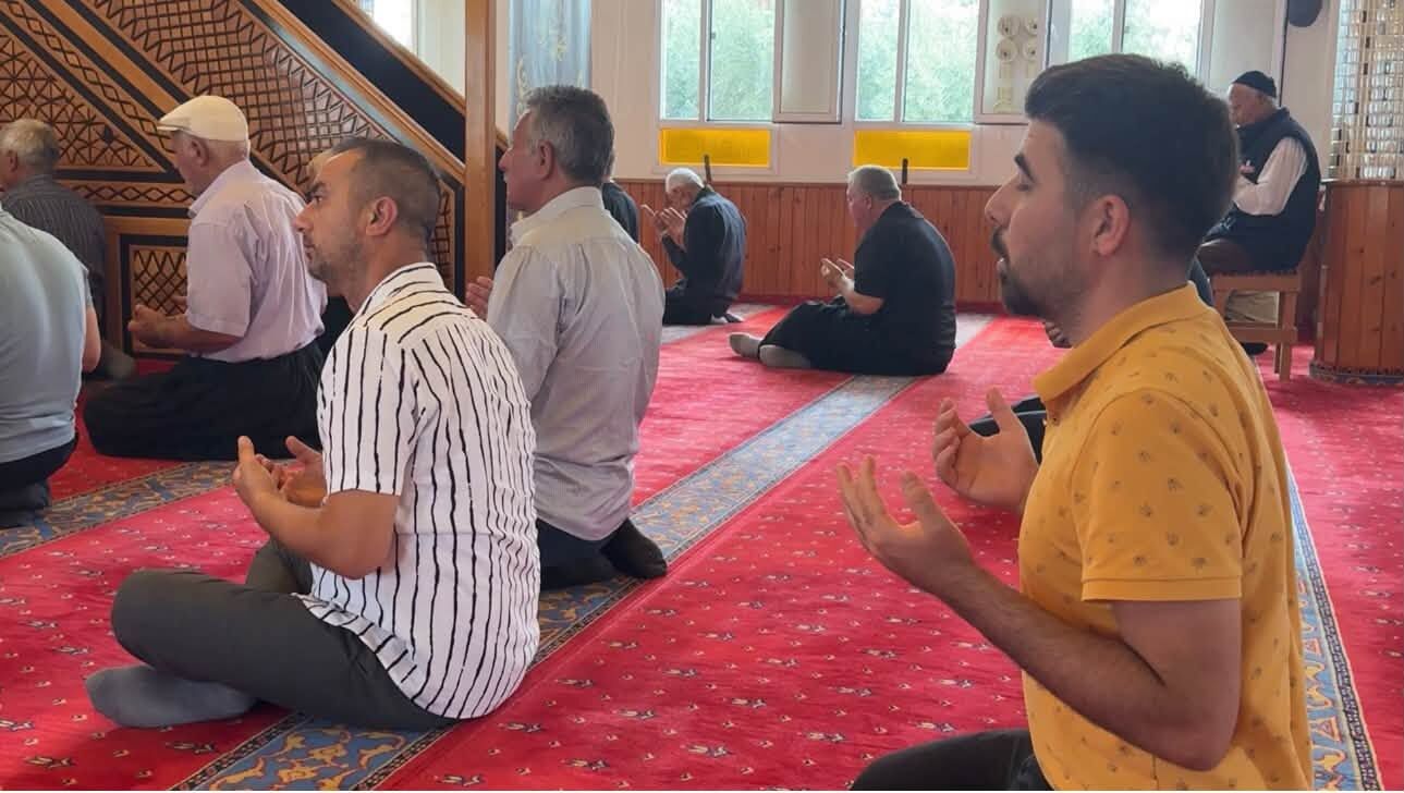 Kadirli’de Cuma Namazında Gazze İçin Dualar Edildi1