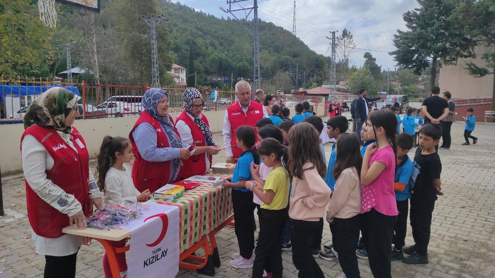 Kadirli’de Öğrencilere Sağlıklı Yaşam Ve Gönüllülük Buluşması