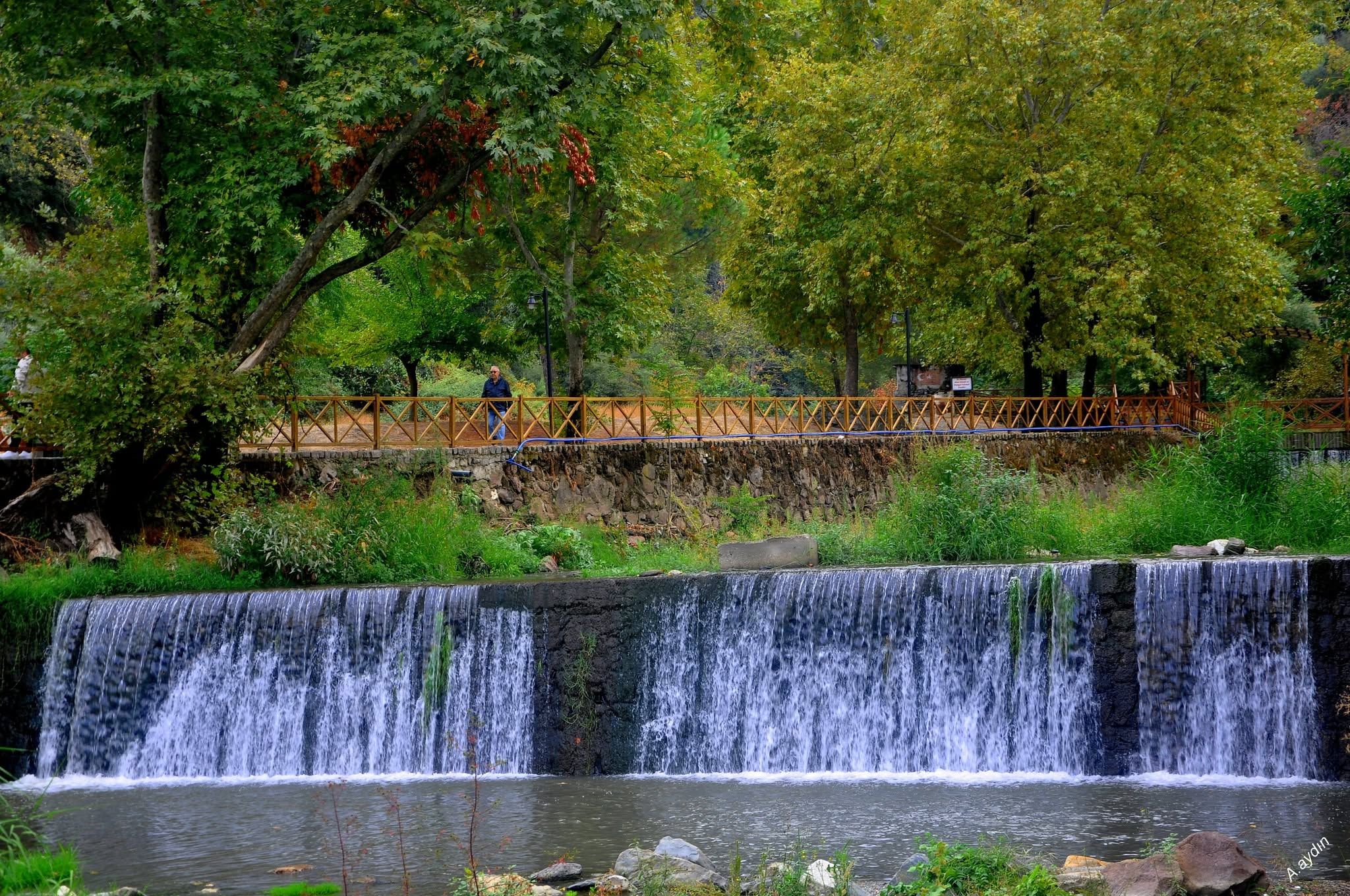 Manisa Salihli'de Kurşunlu Şelalesi'nden Doğa Manzarası
