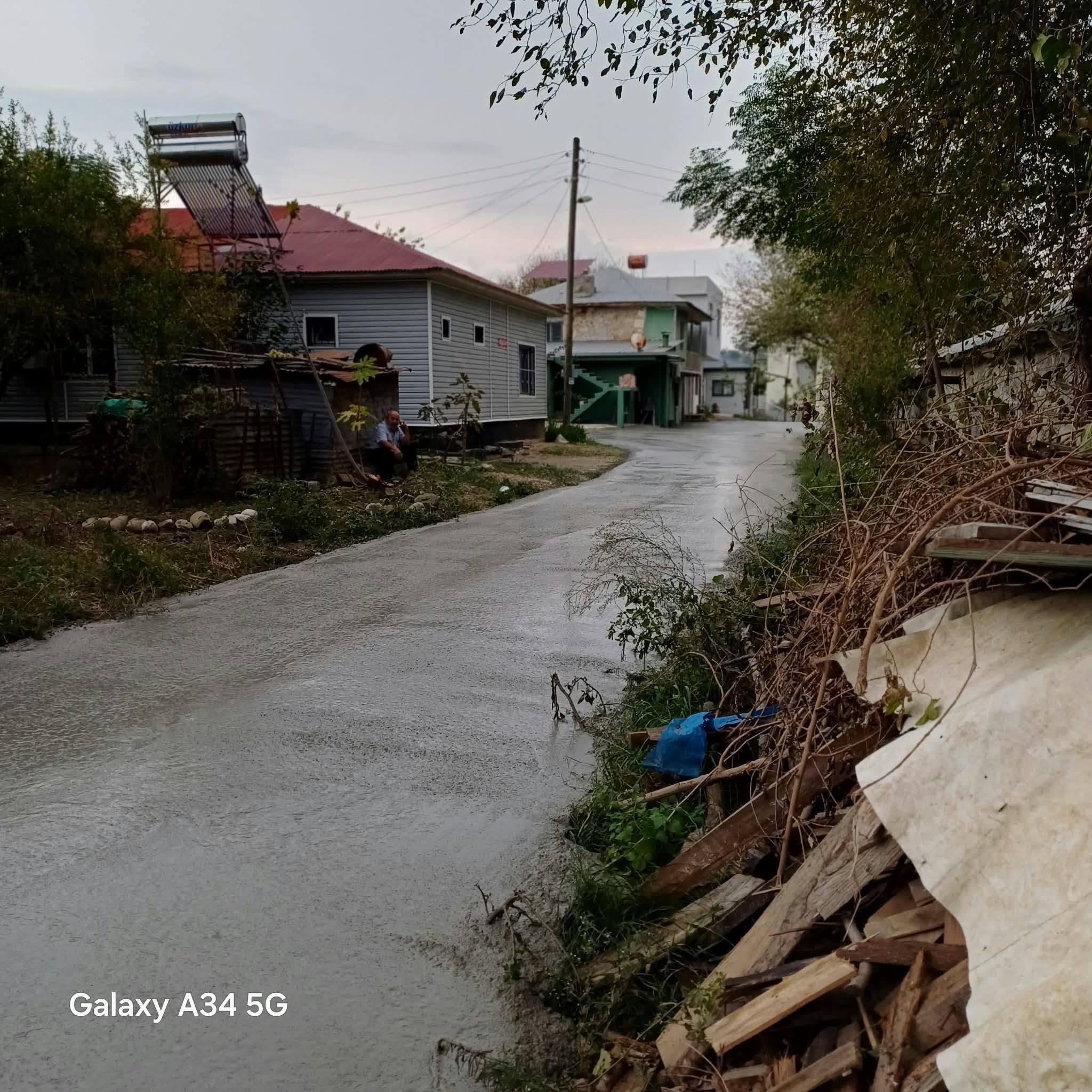 Mehmetli’de Ara Sokaklara Beton Yol Çalışması