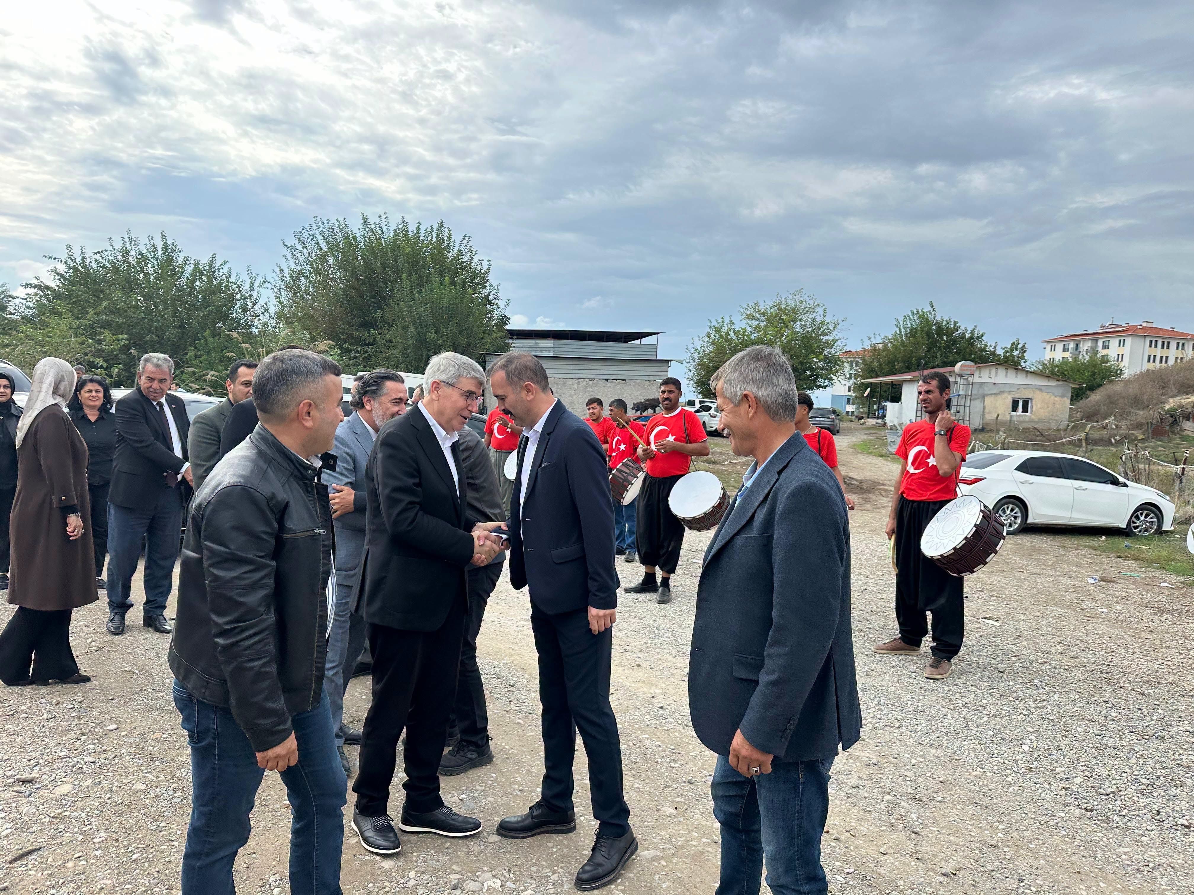 Milletvekili Gülsoy Cevdetiye'de Düğün Törenine Katıldı4