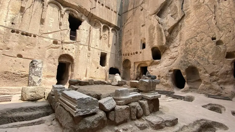 Niğde Manastır