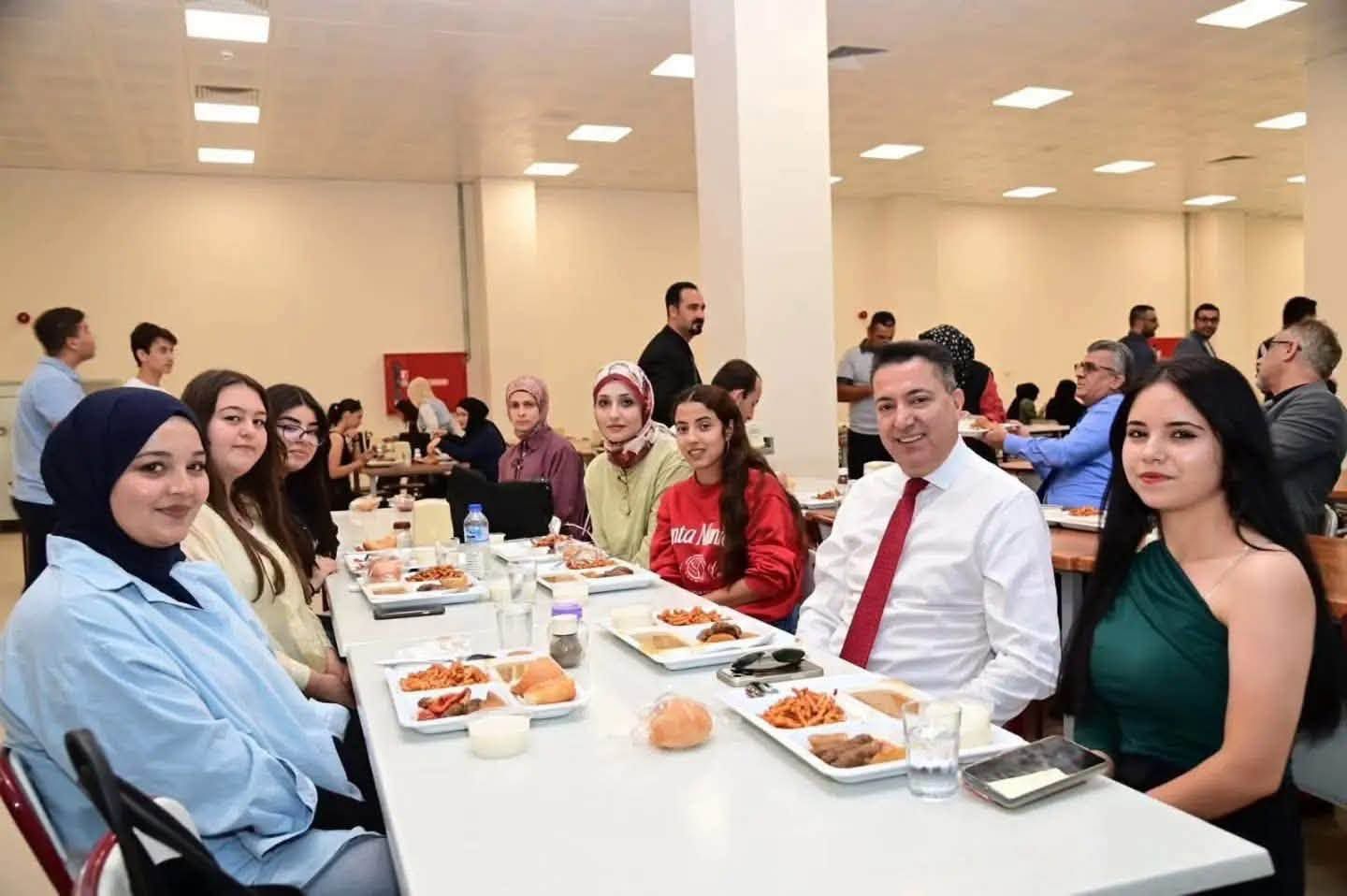 Okü Rektörü Turgay Uzun Kadirli'de Öğrencileri Dinledi3