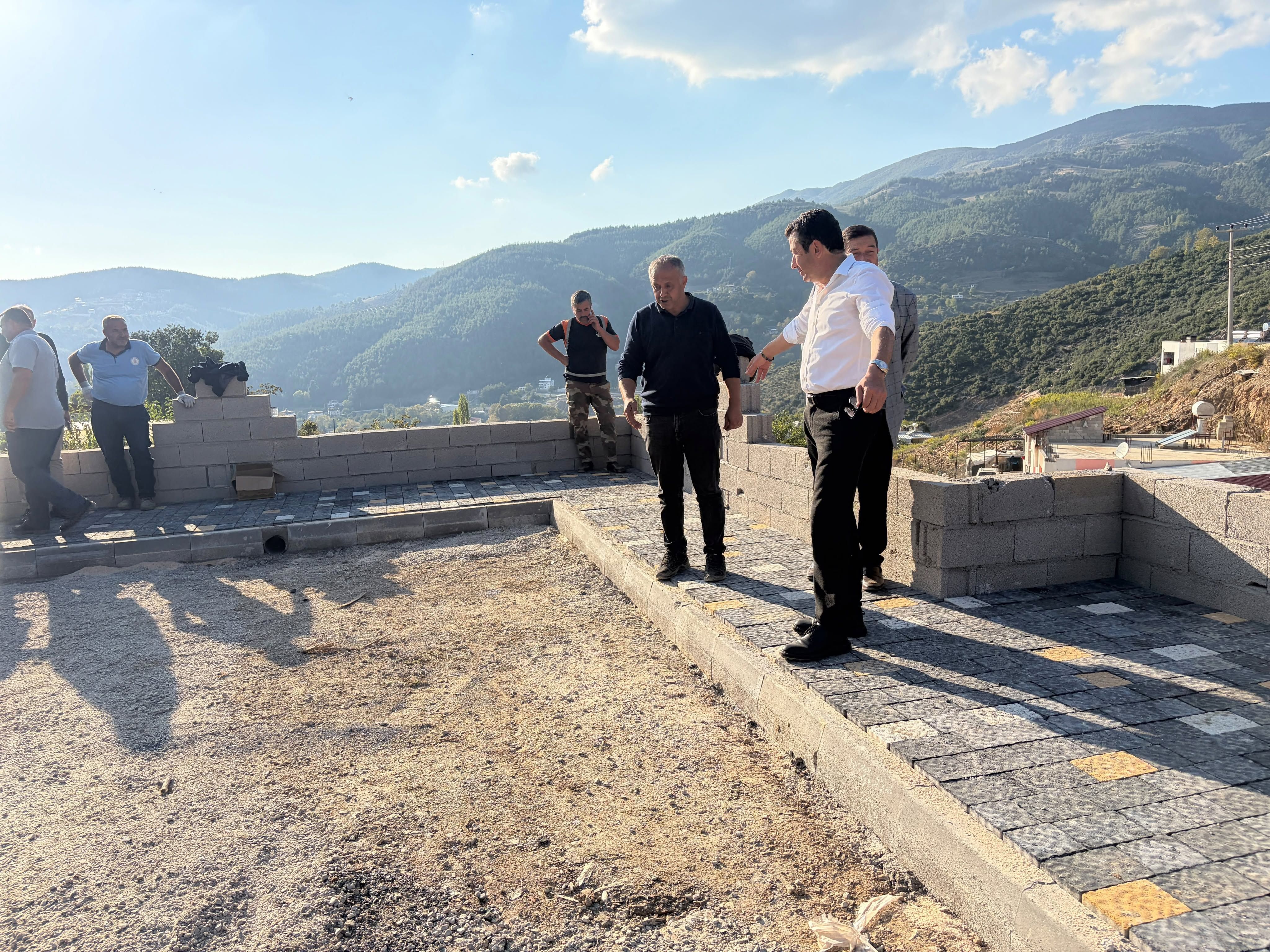 Osmaniye Bahçe’de Başkan Kadıoğlu Yol Çalışmalarını İnceledi2