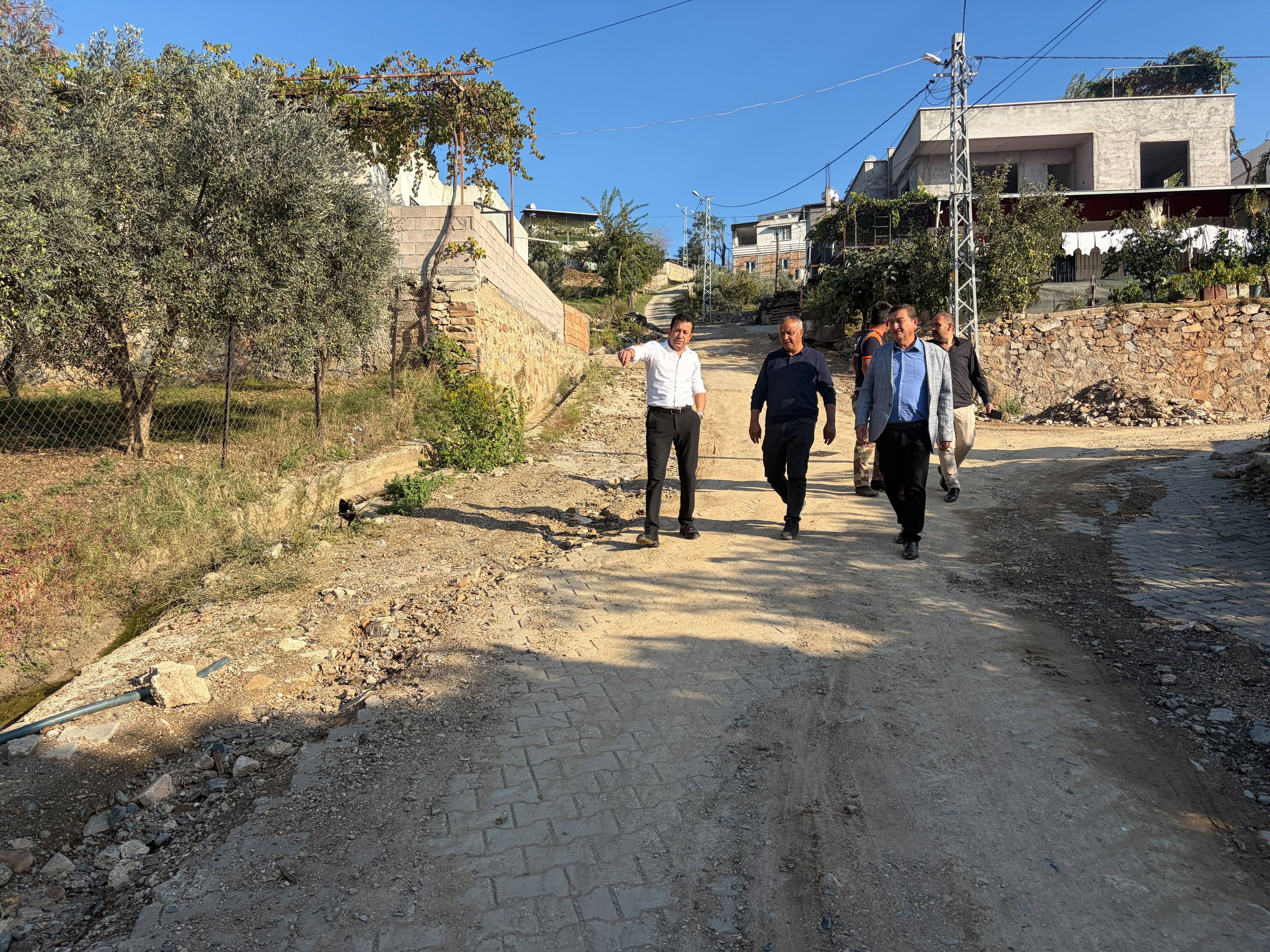 Osmaniye Bahçe’de Başkan Kadıoğlu Yol Çalışmalarını İnceledi5