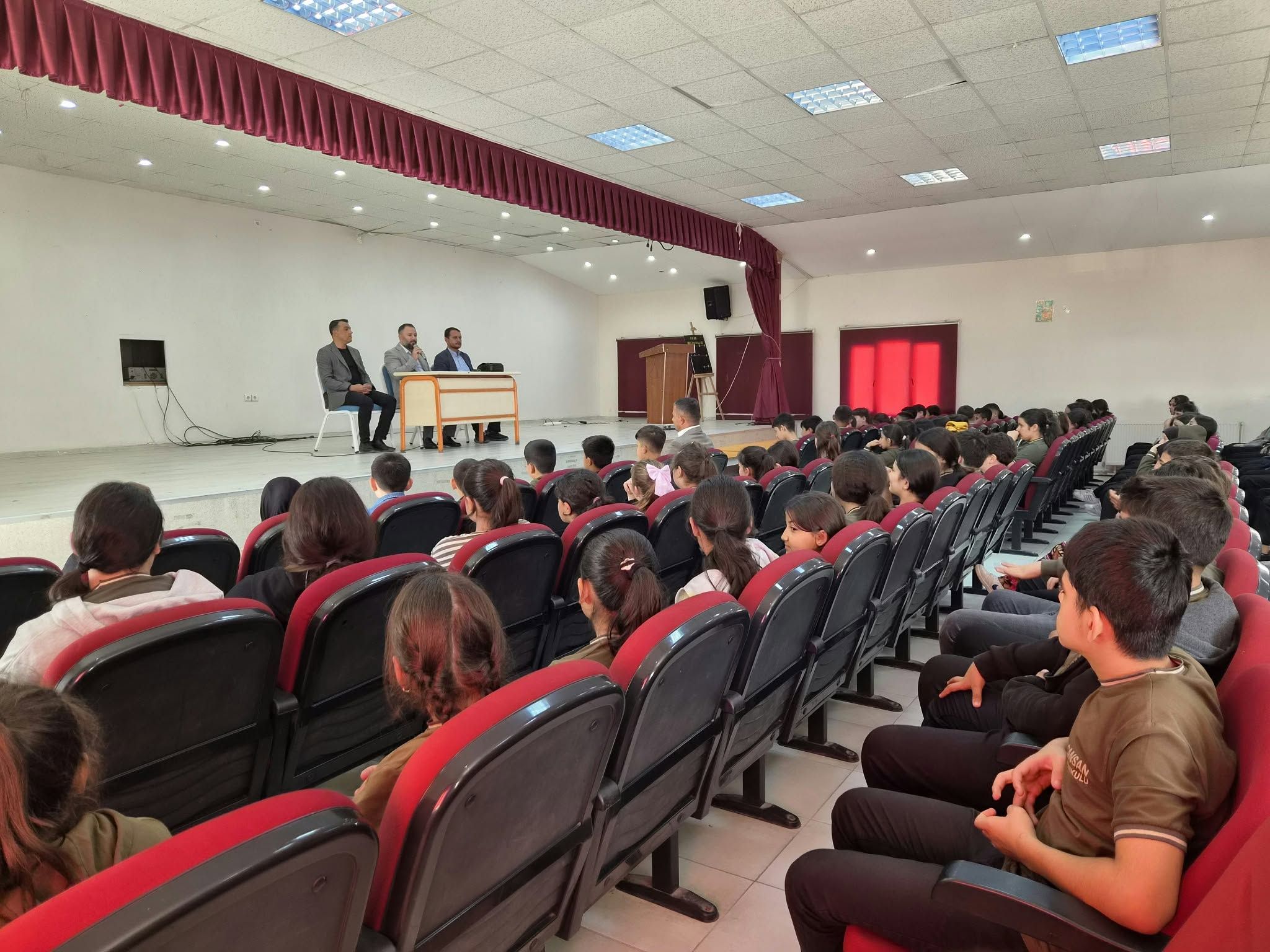 Osmaniye Bahçe'de Müftü Düger Öğrencilerle Buluştu3