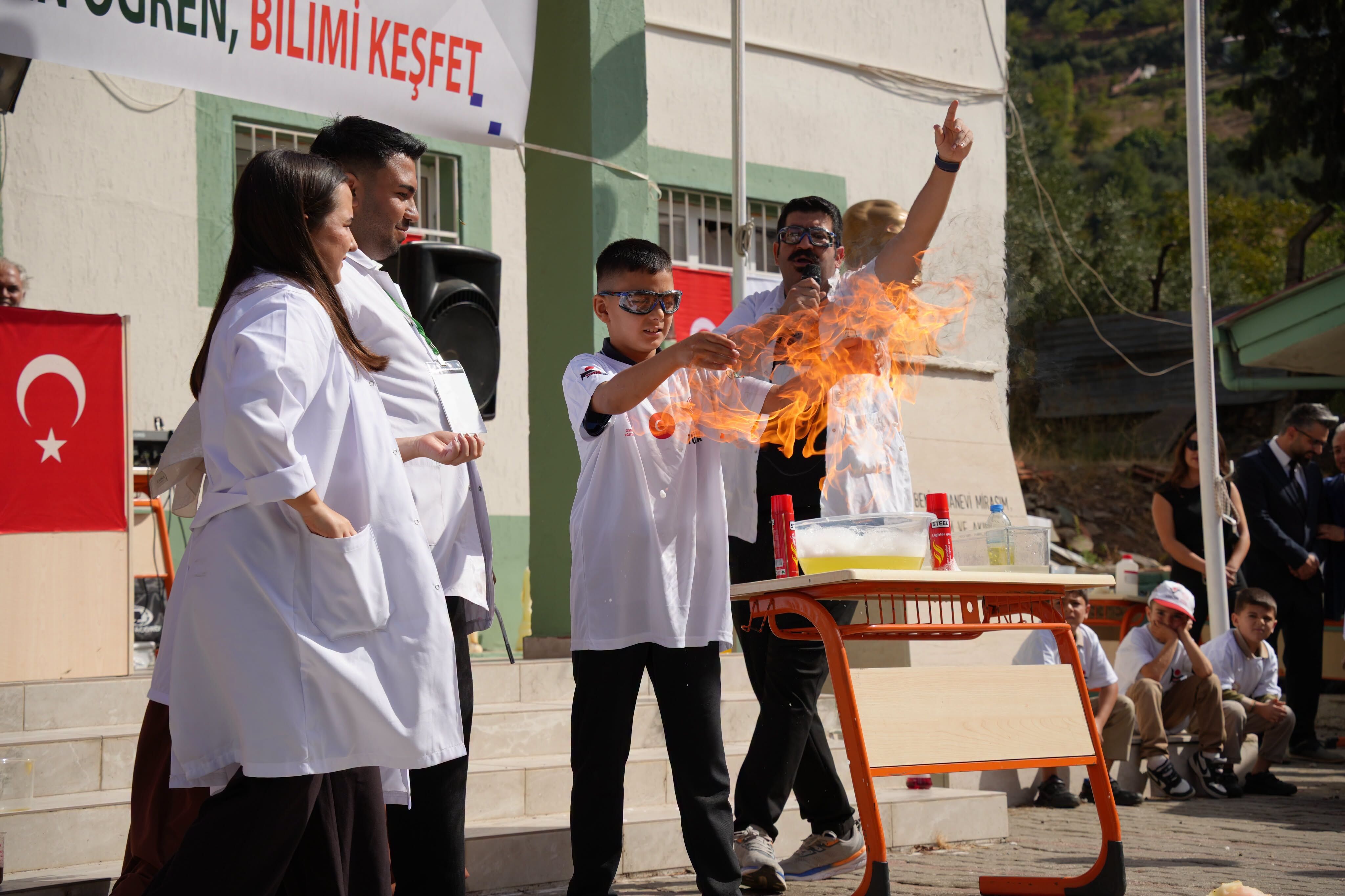 Osmaniye Bahçe’de Öğrenciler Bilimi Deneylerle Keşfetti2