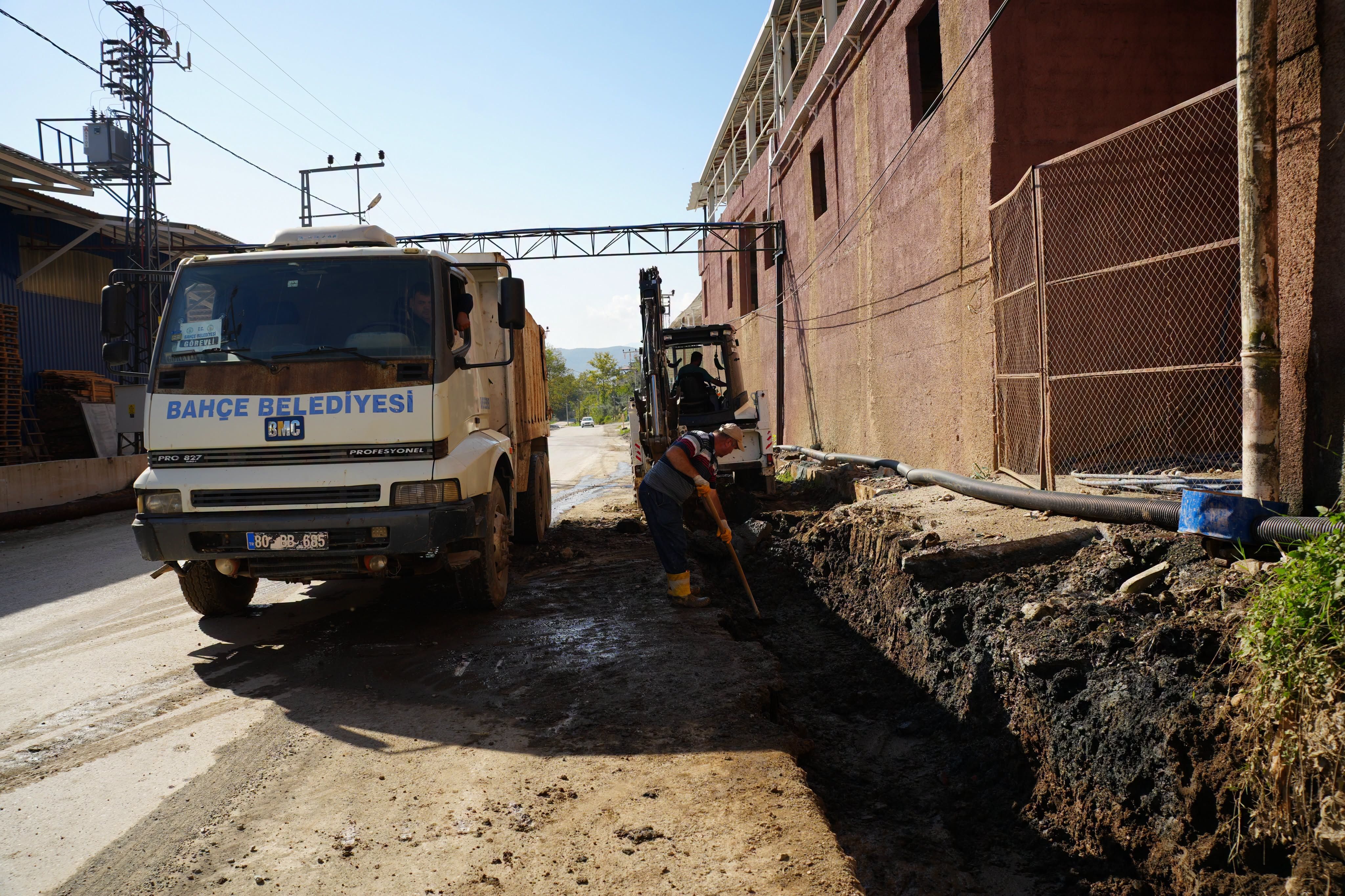 Osmaniye Bahçe’de Yeşilyurt Mahallesi’nde Kanal Çalışması3