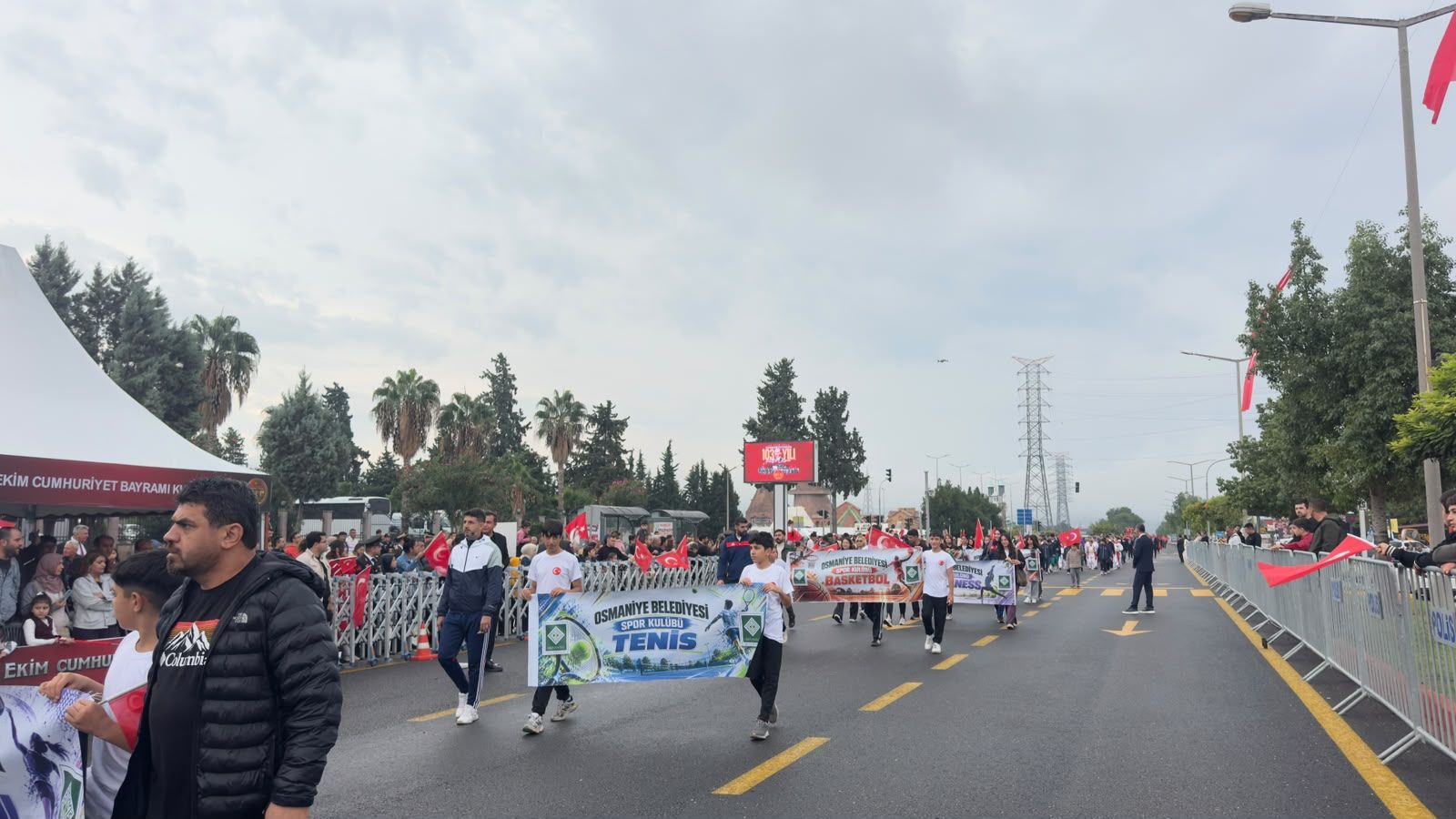 Osmaniye Belediyesi Sporcularından Cumhuriyet Geçidi (2)