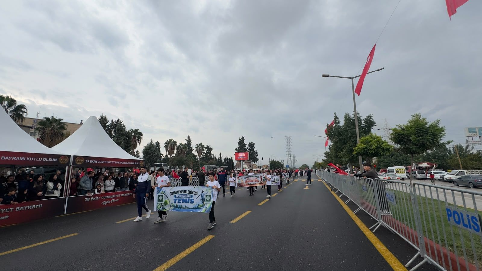 Osmaniye Belediyesi Sporcularından Cumhuriyet Geçidi (3)